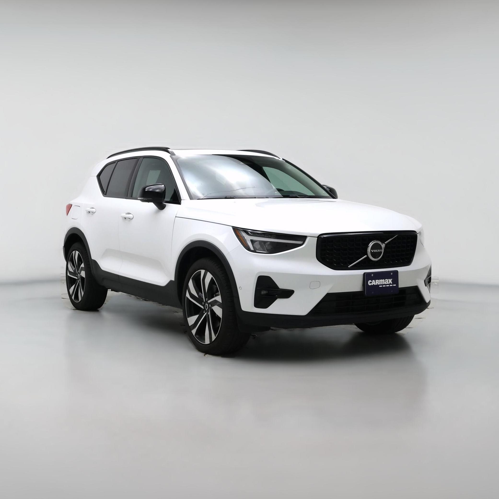 Thumbnail: 2025 Volvo XC40 - 1