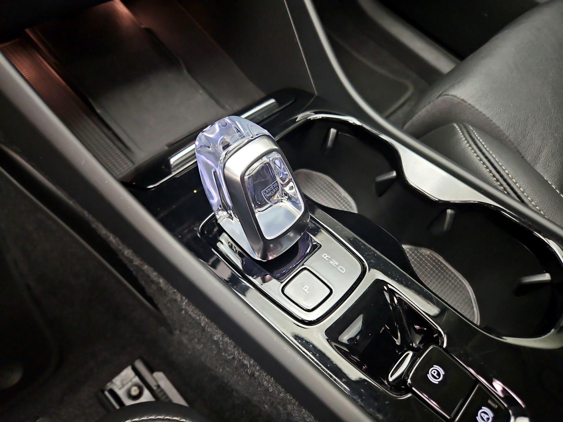 Thumbnail: 2025 Volvo XC40 - 18