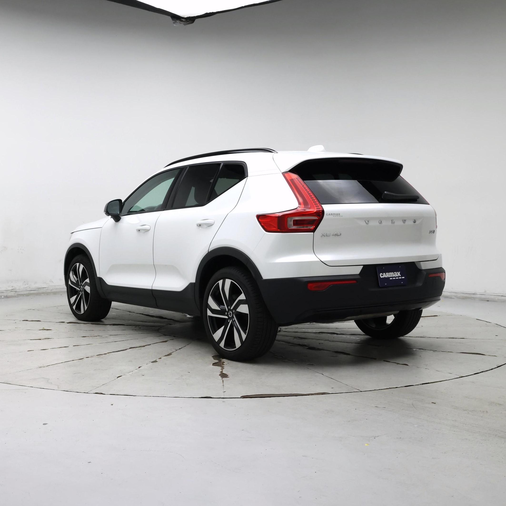 Thumbnail: 2025 Volvo XC40 - 2