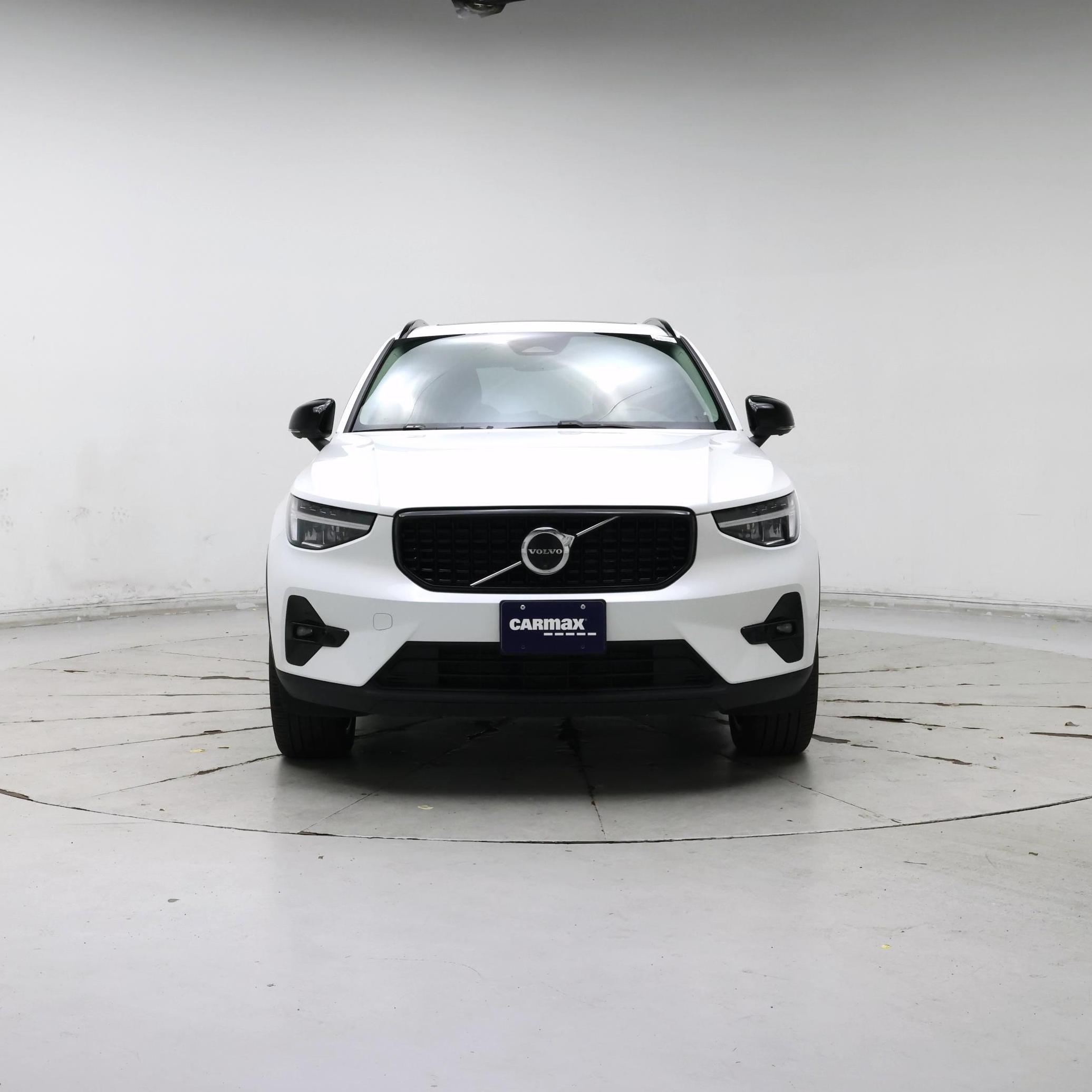 Thumbnail: 2025 Volvo XC40 - 5