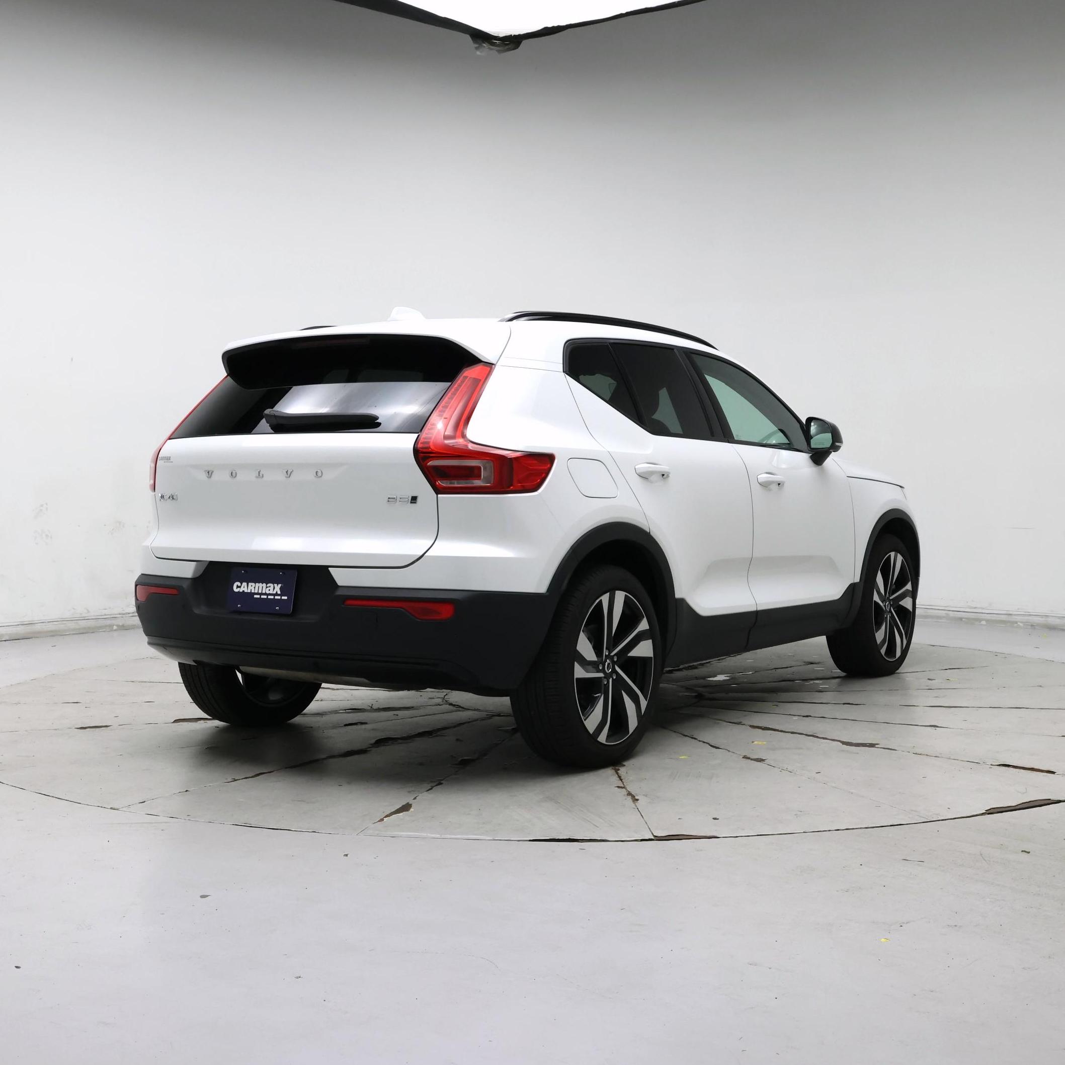 Thumbnail: 2025 Volvo XC40 - 8
