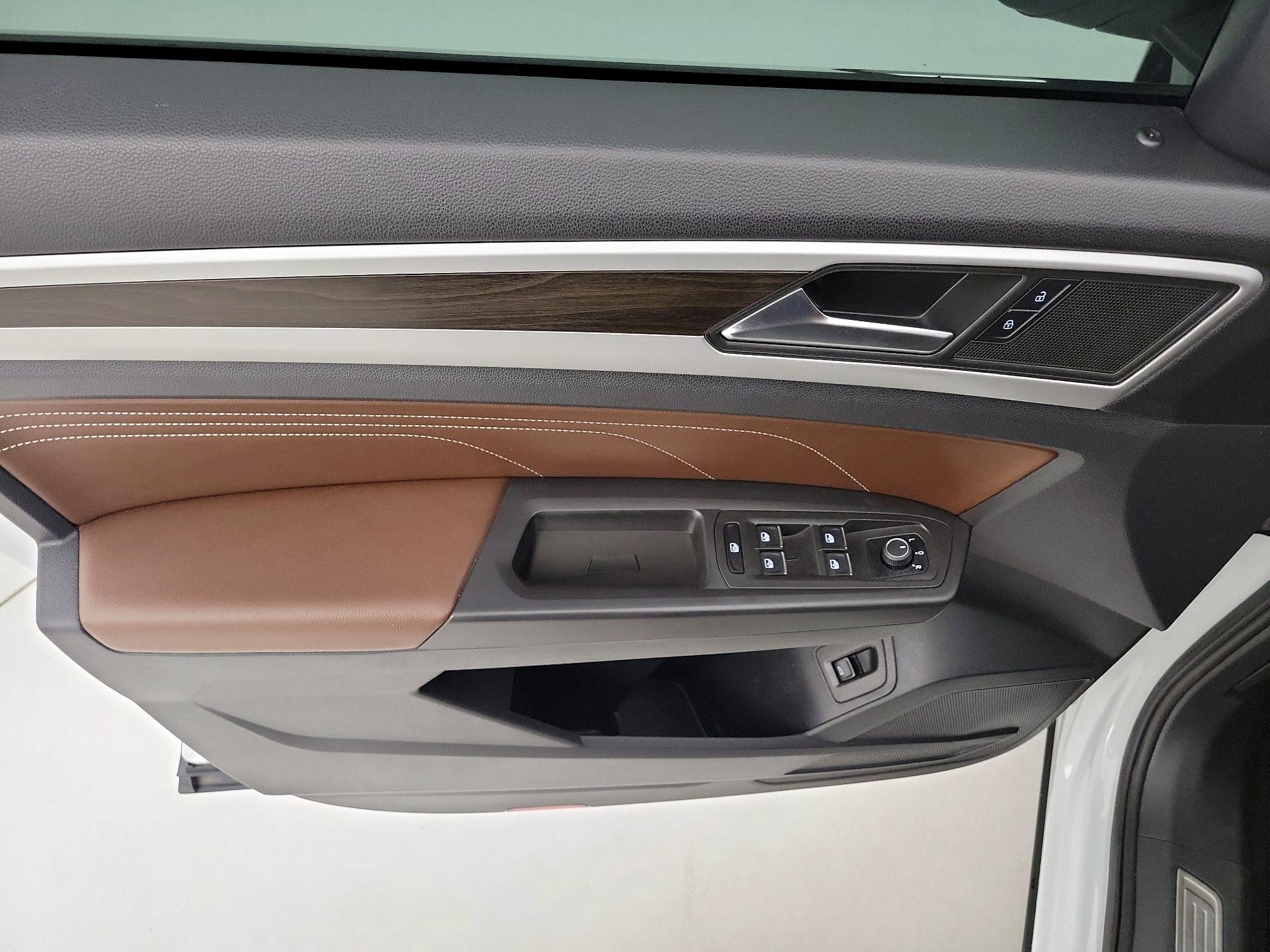 Thumbnail: 2023 Volkswagen Atlas - 12