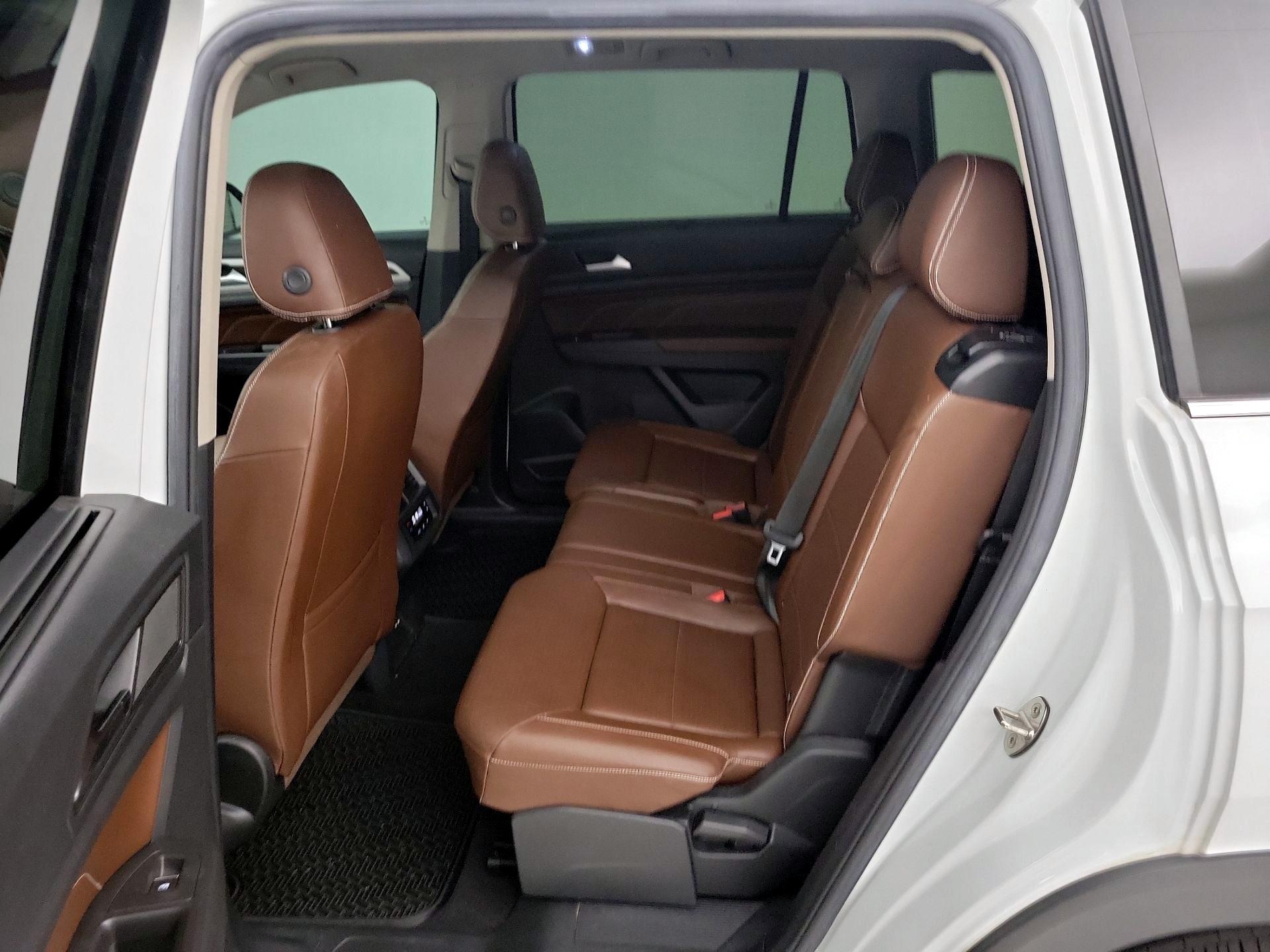 Thumbnail: 2023 Volkswagen Atlas - 20
