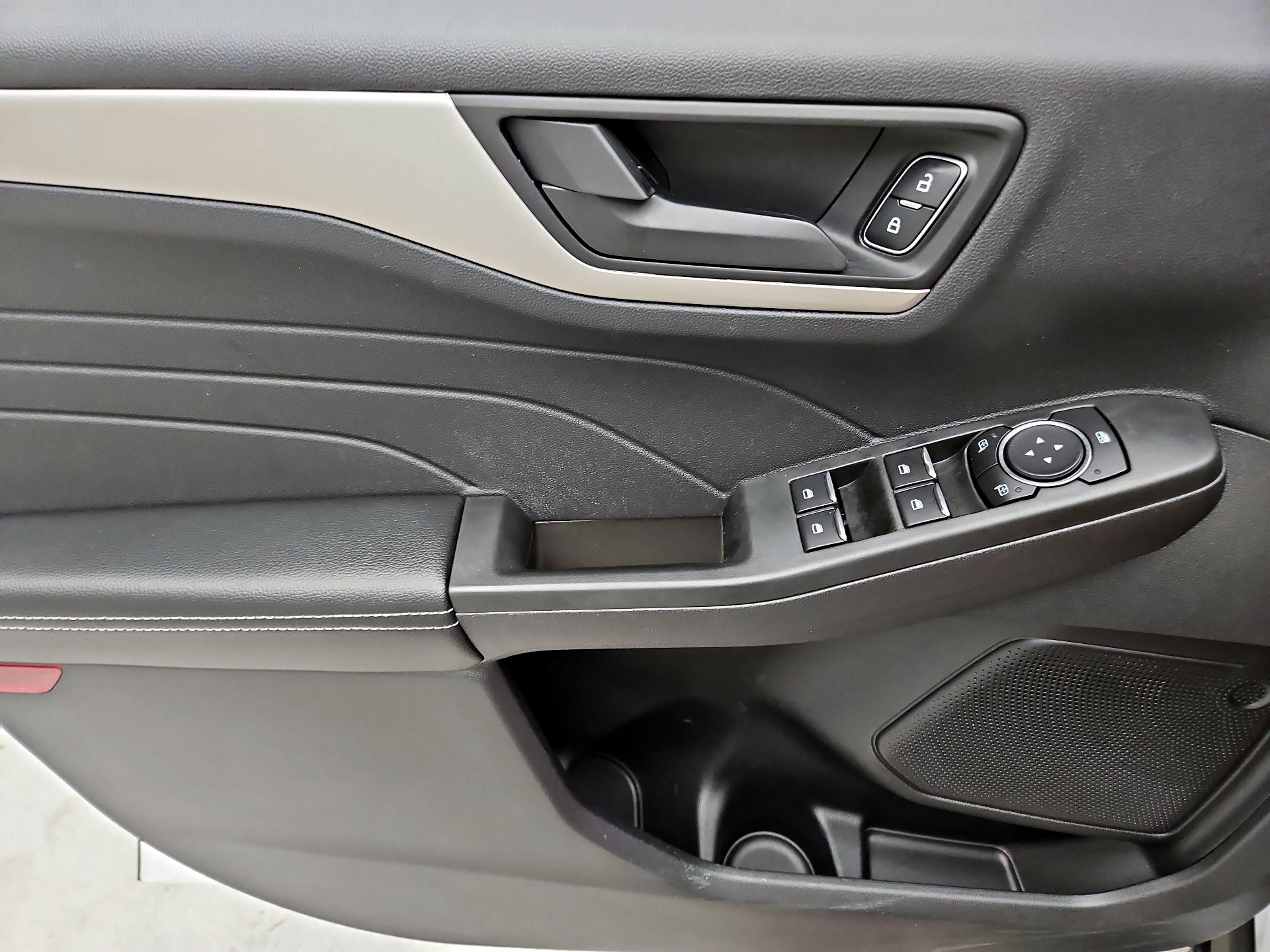 Thumbnail: 2022 Ford Escape - 12