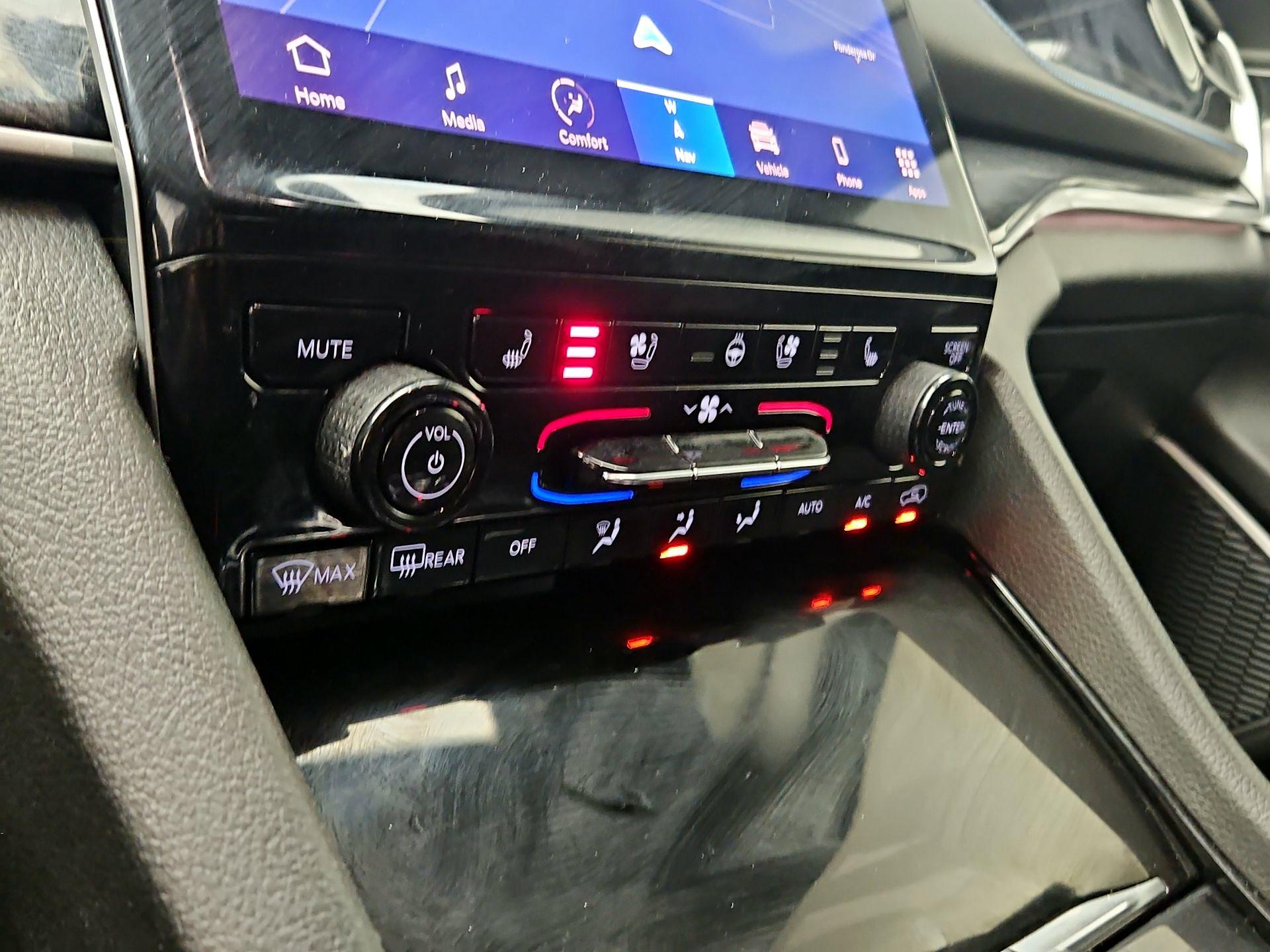 Thumbnail: 2023 Jeep Grand Cherokee - 17