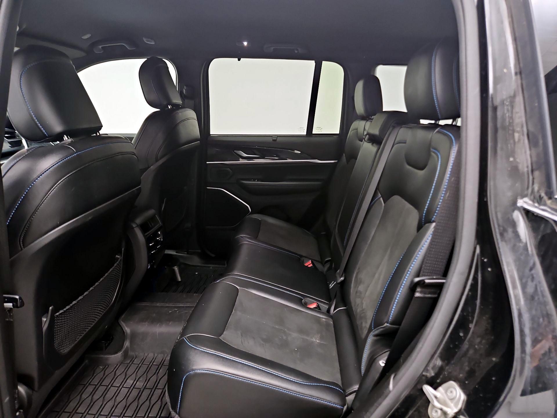 Thumbnail: 2023 Jeep Grand Cherokee - 20
