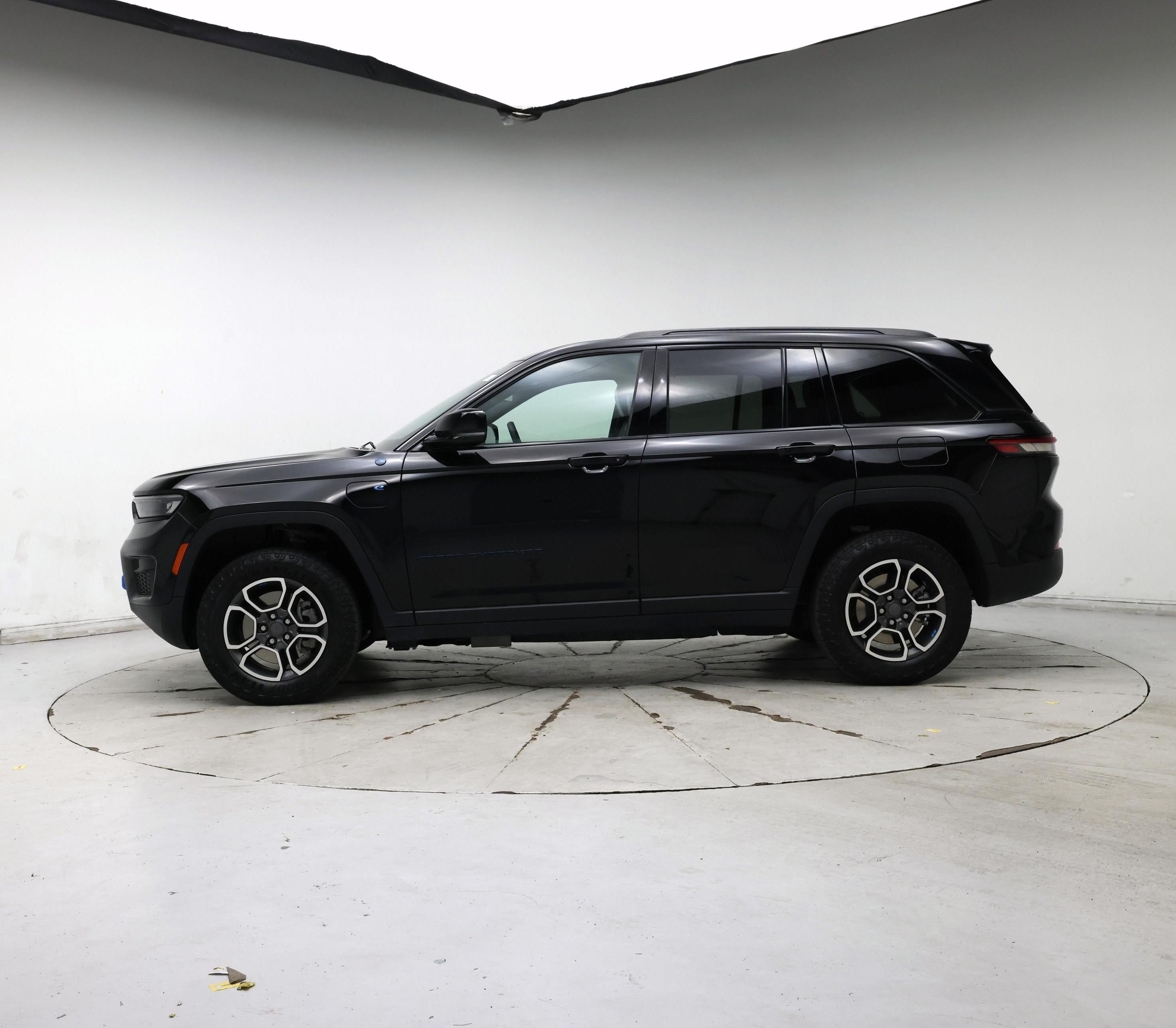 Thumbnail: 2023 Jeep Grand Cherokee - 3