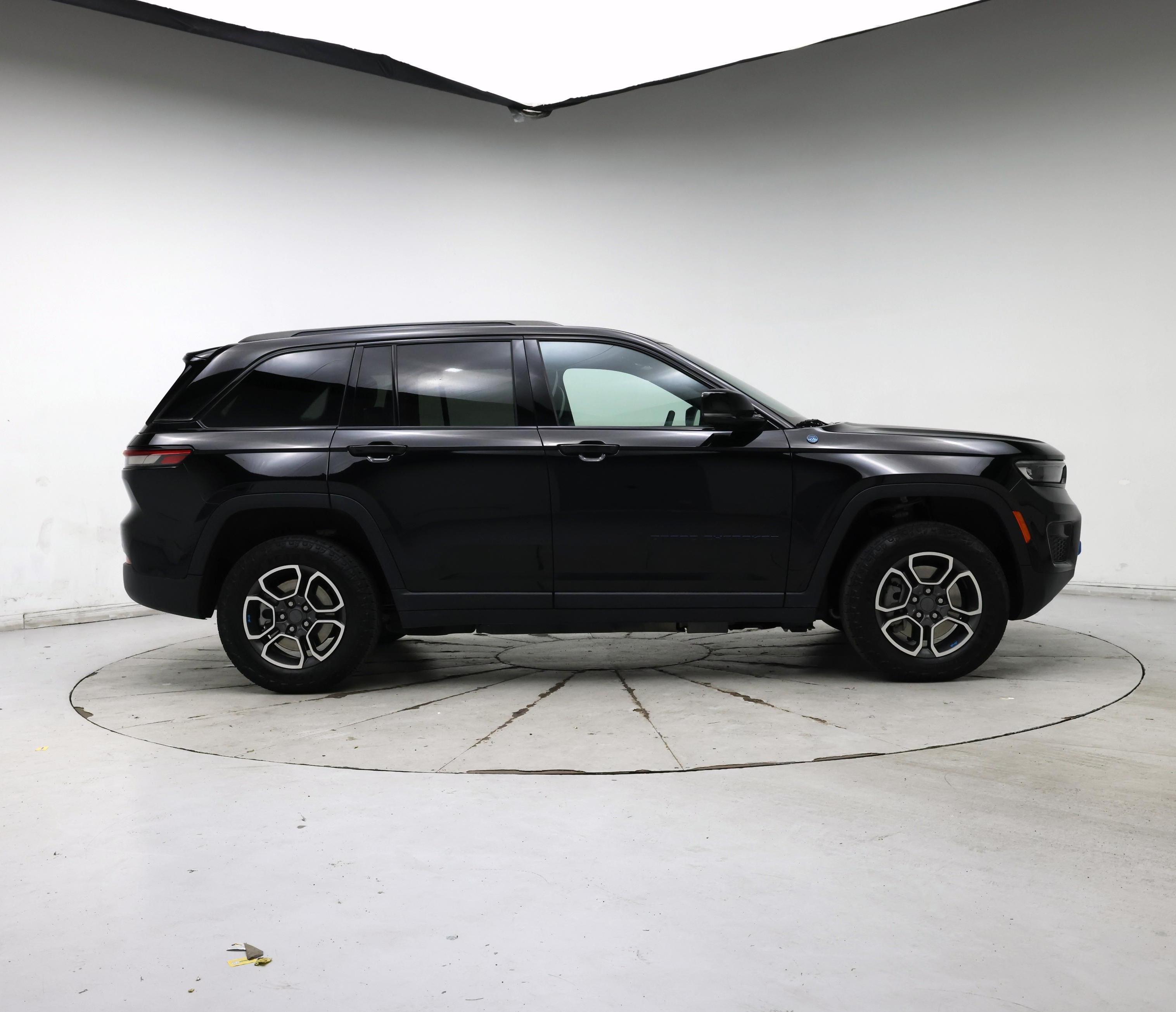 Thumbnail: 2023 Jeep Grand Cherokee - 7