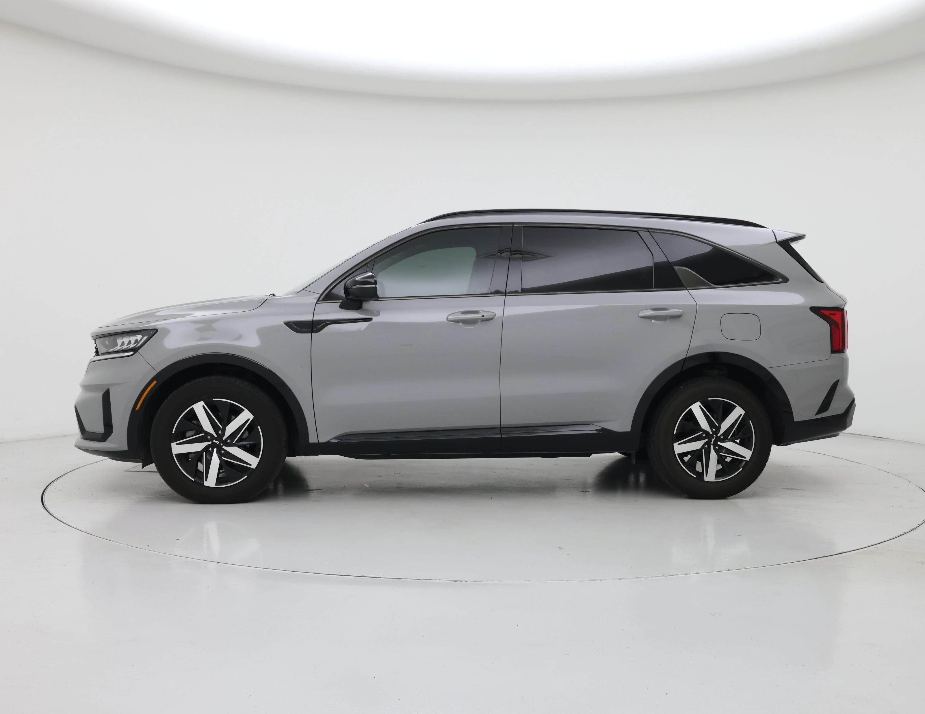 Thumbnail: 2023 Kia Sorento - 3