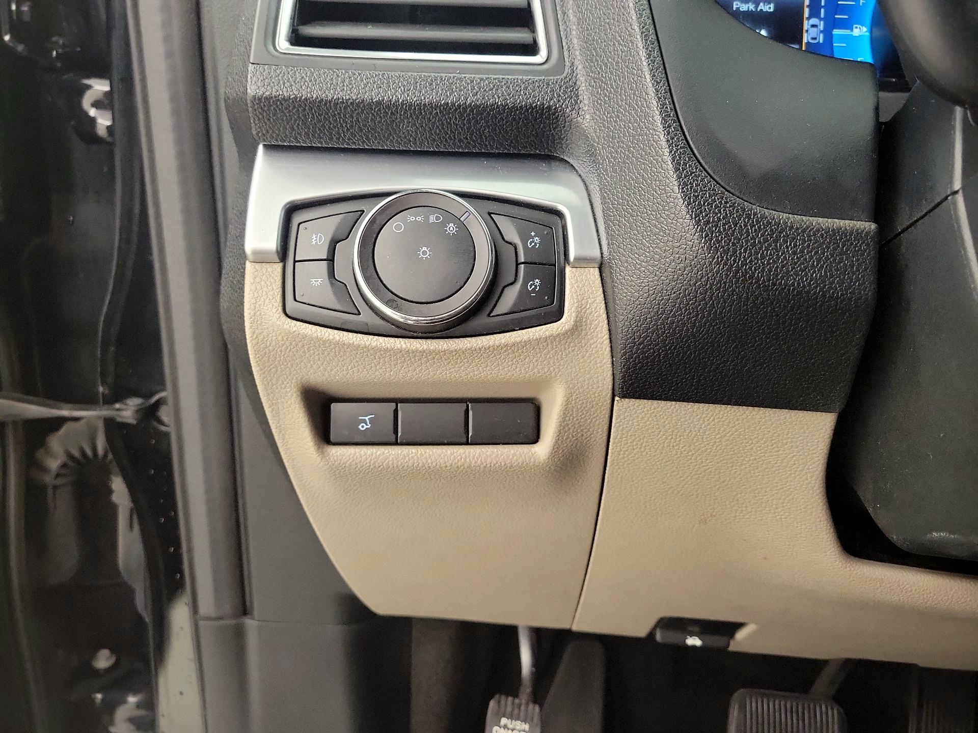 Thumbnail: 2018 Ford Explorer - 13