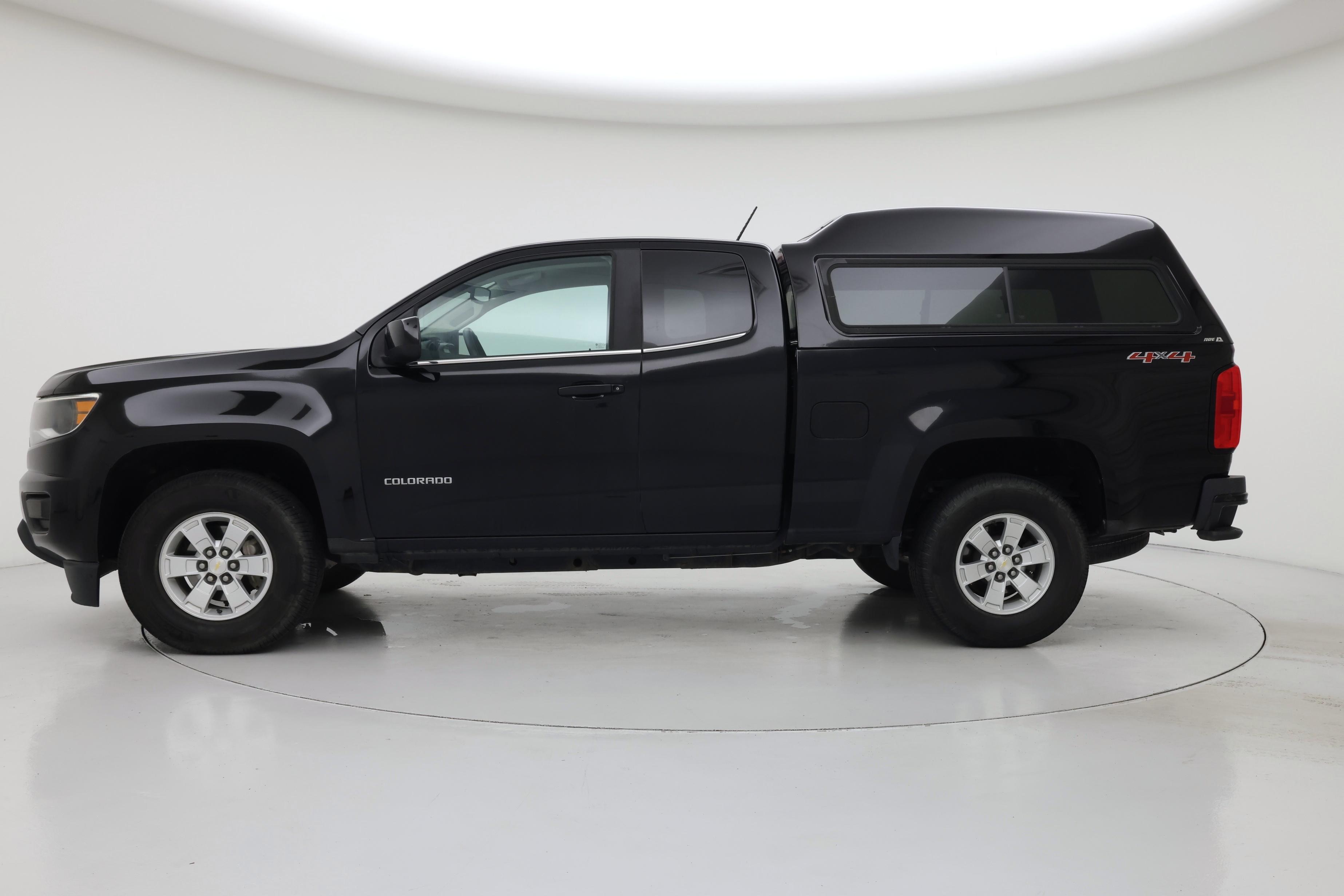 Thumbnail: 2017 Chevrolet Colorado - 3