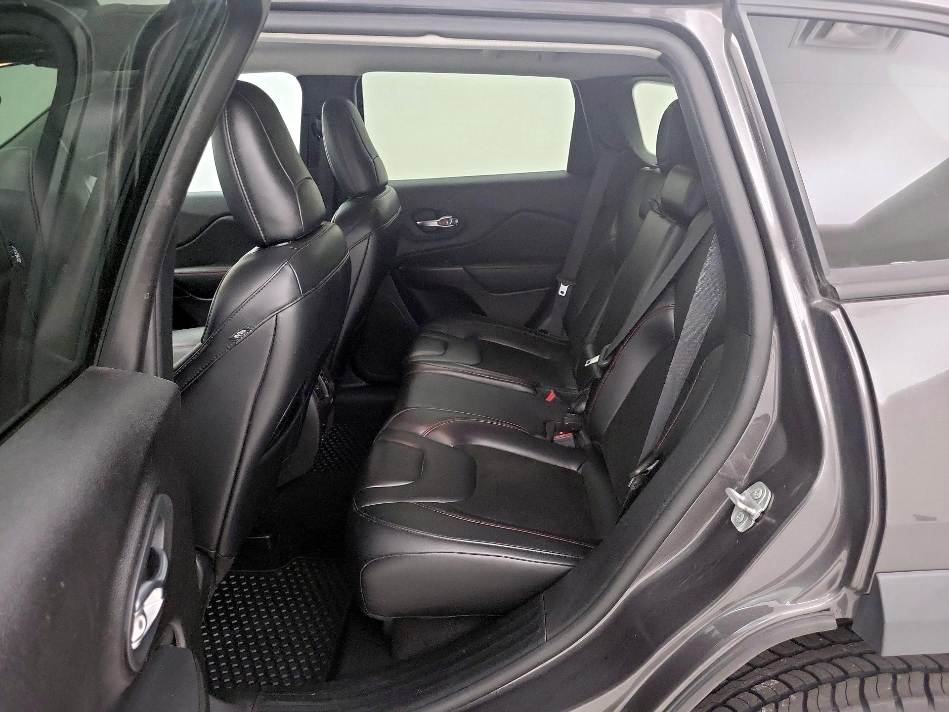 Thumbnail: 2021 Jeep Cherokee - 19
