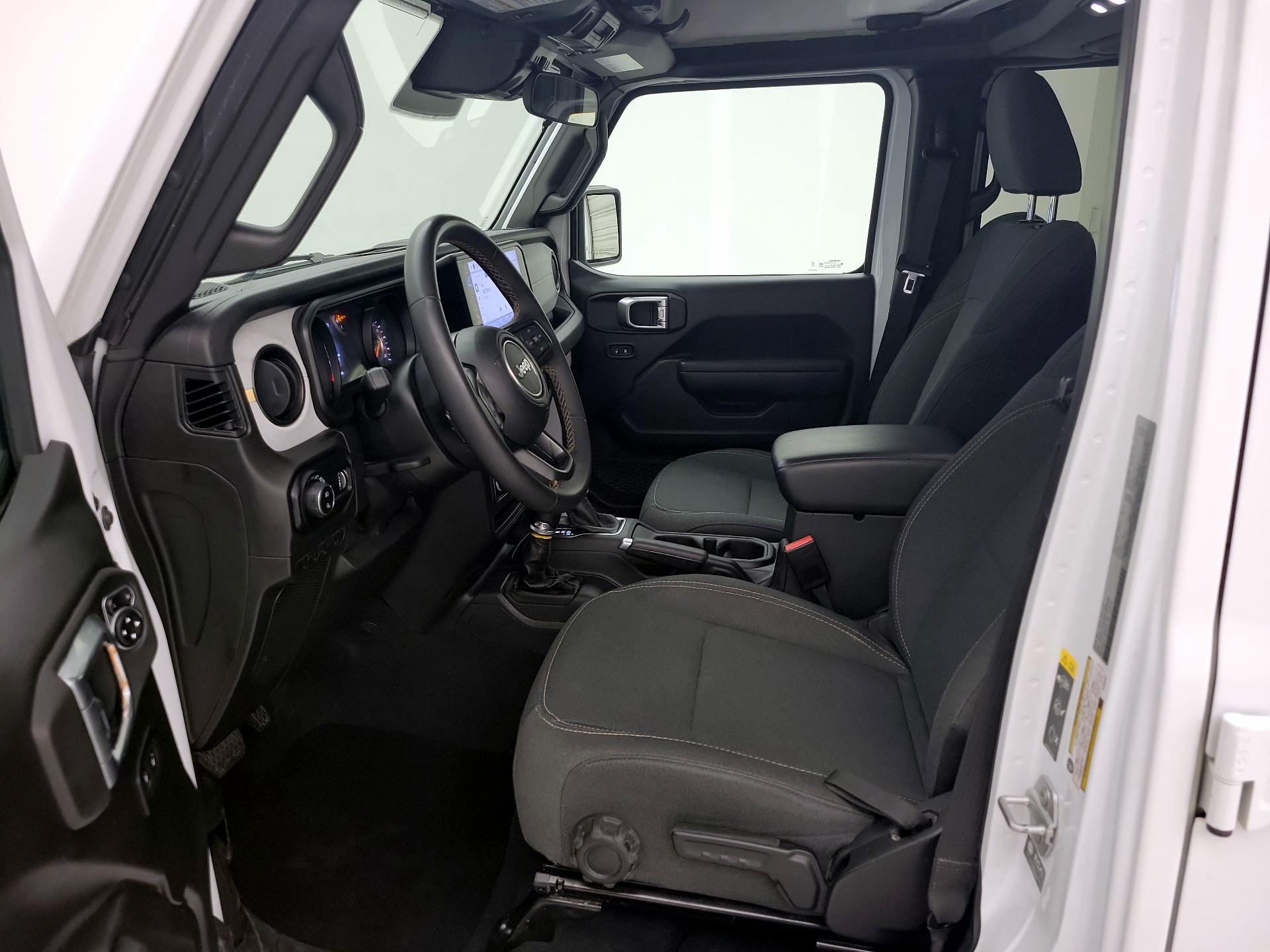 Thumbnail: 2025 Jeep Gladiator - 11