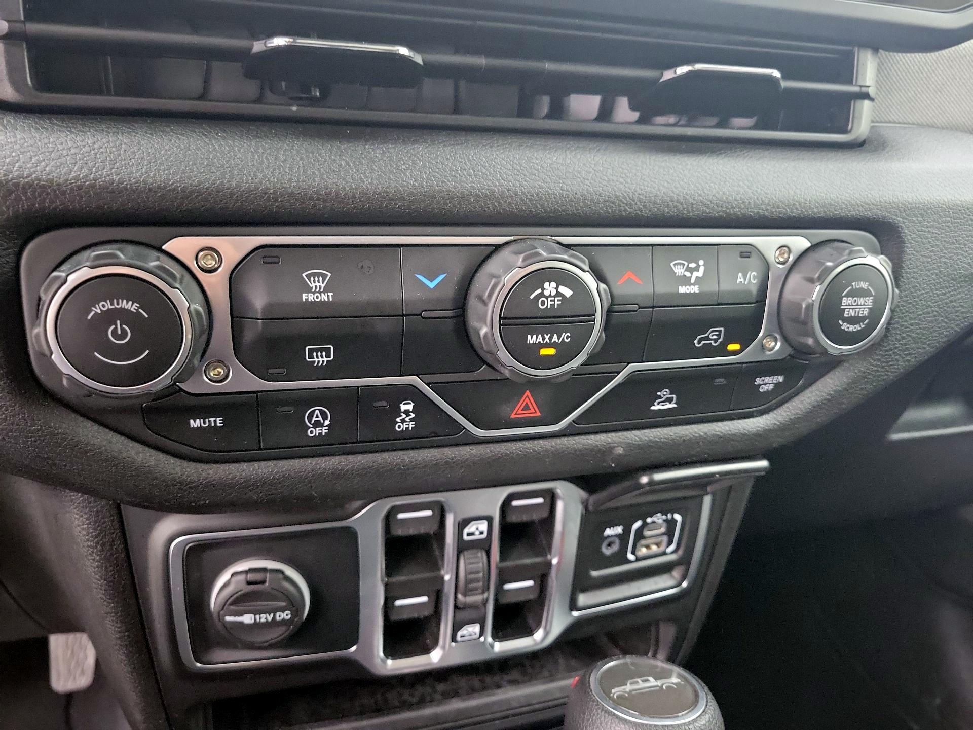 Thumbnail: 2025 Jeep Gladiator - 16