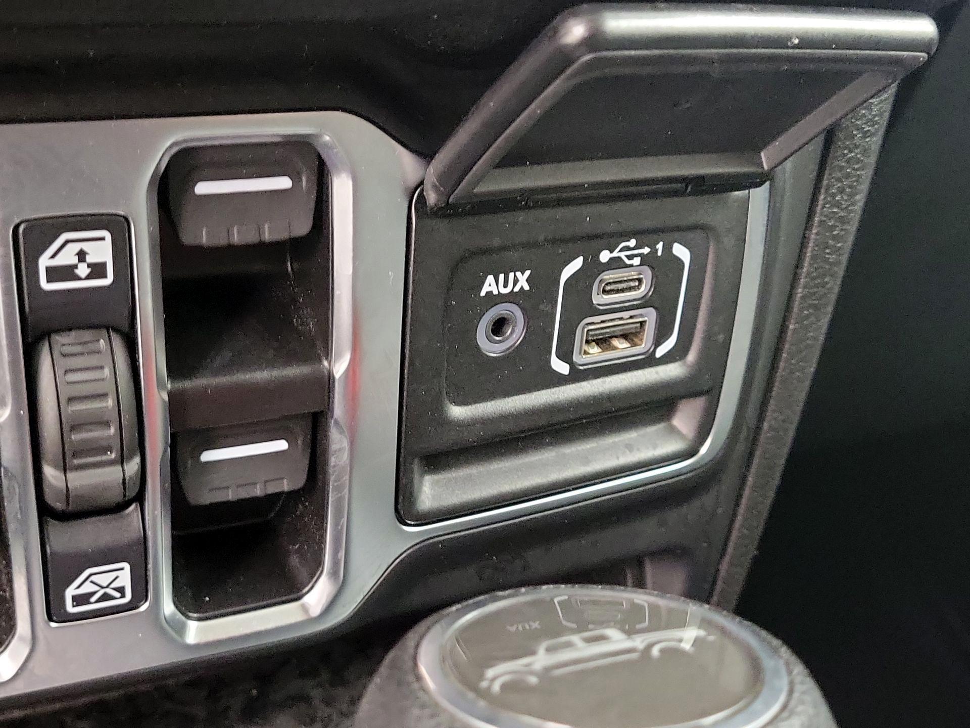 Thumbnail: 2025 Jeep Gladiator - 18