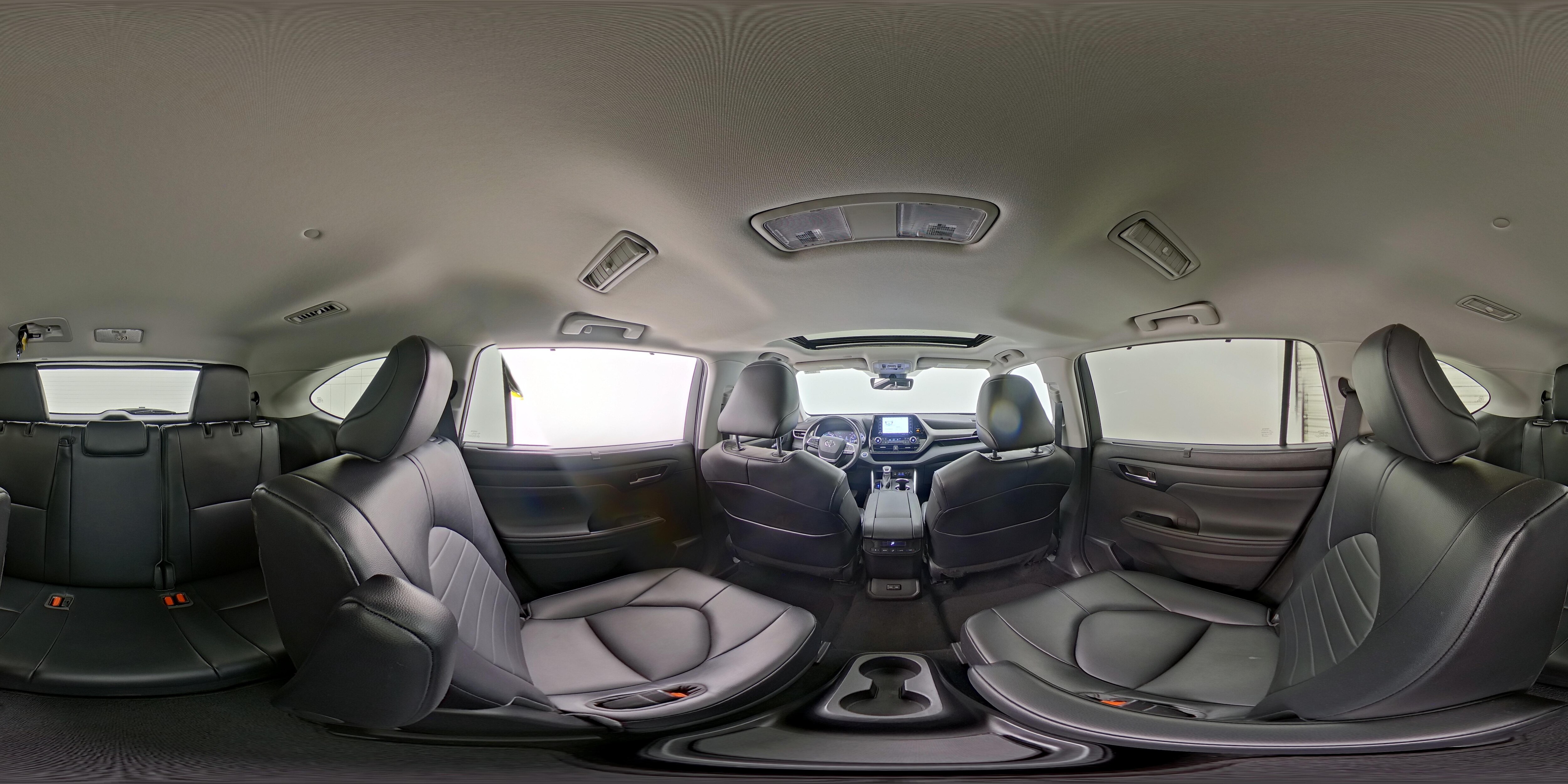 2022 Toyota Highlander XLE - Photo 19