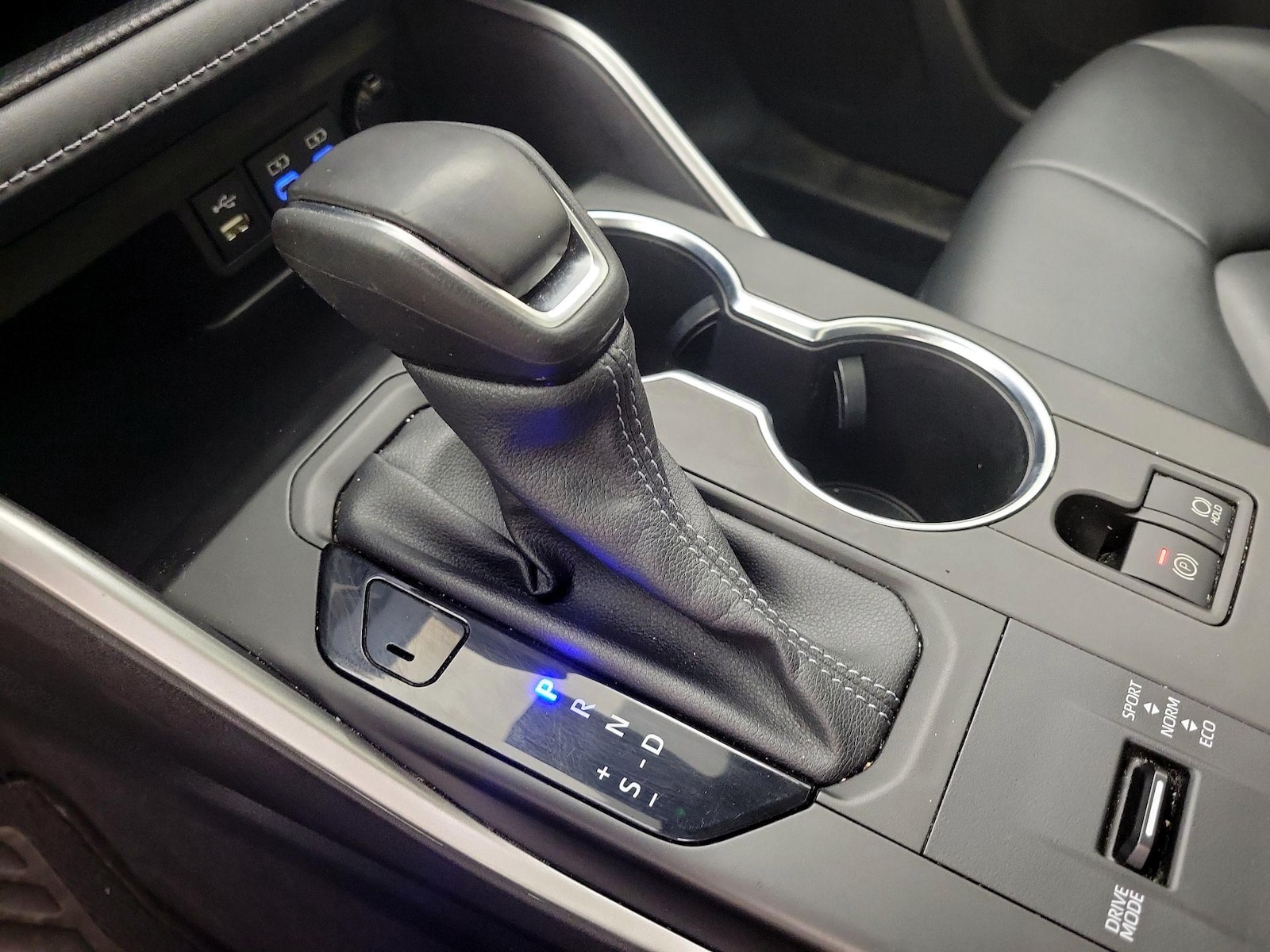 2022 Toyota Highlander XLE - Photo 10