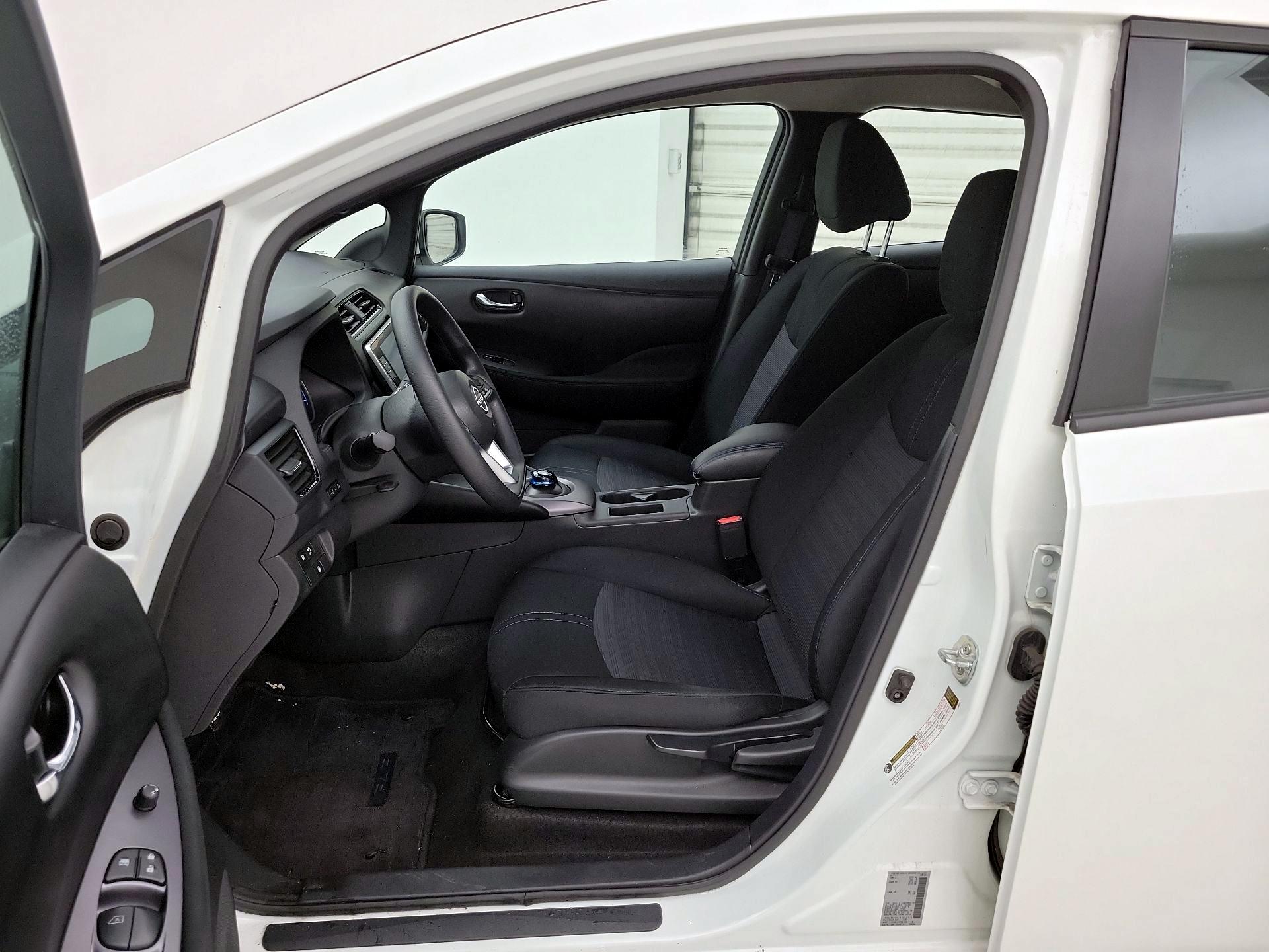 Thumbnail: 2025 Nissan Leaf - 11