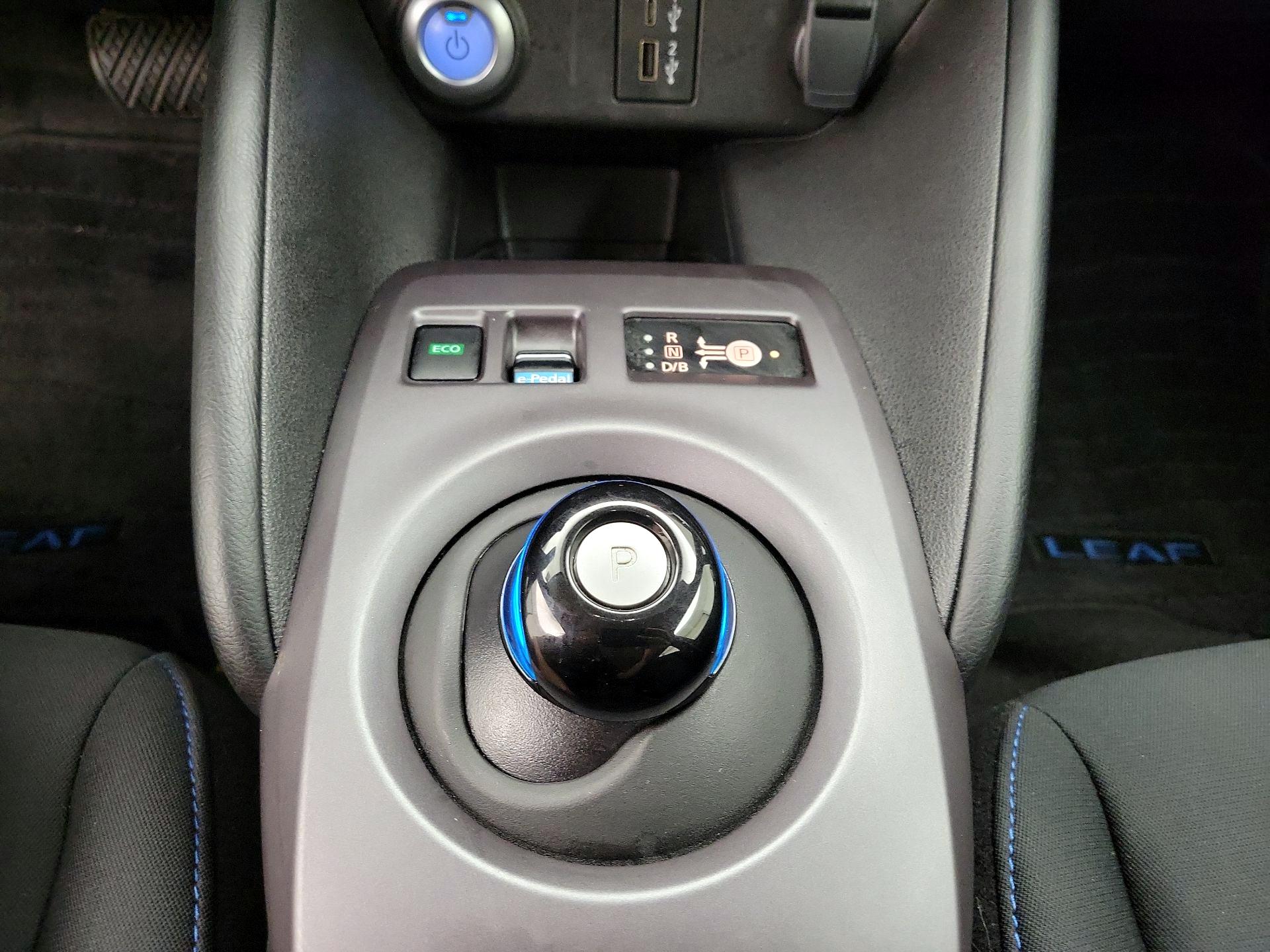 Thumbnail: 2025 Nissan Leaf - 17