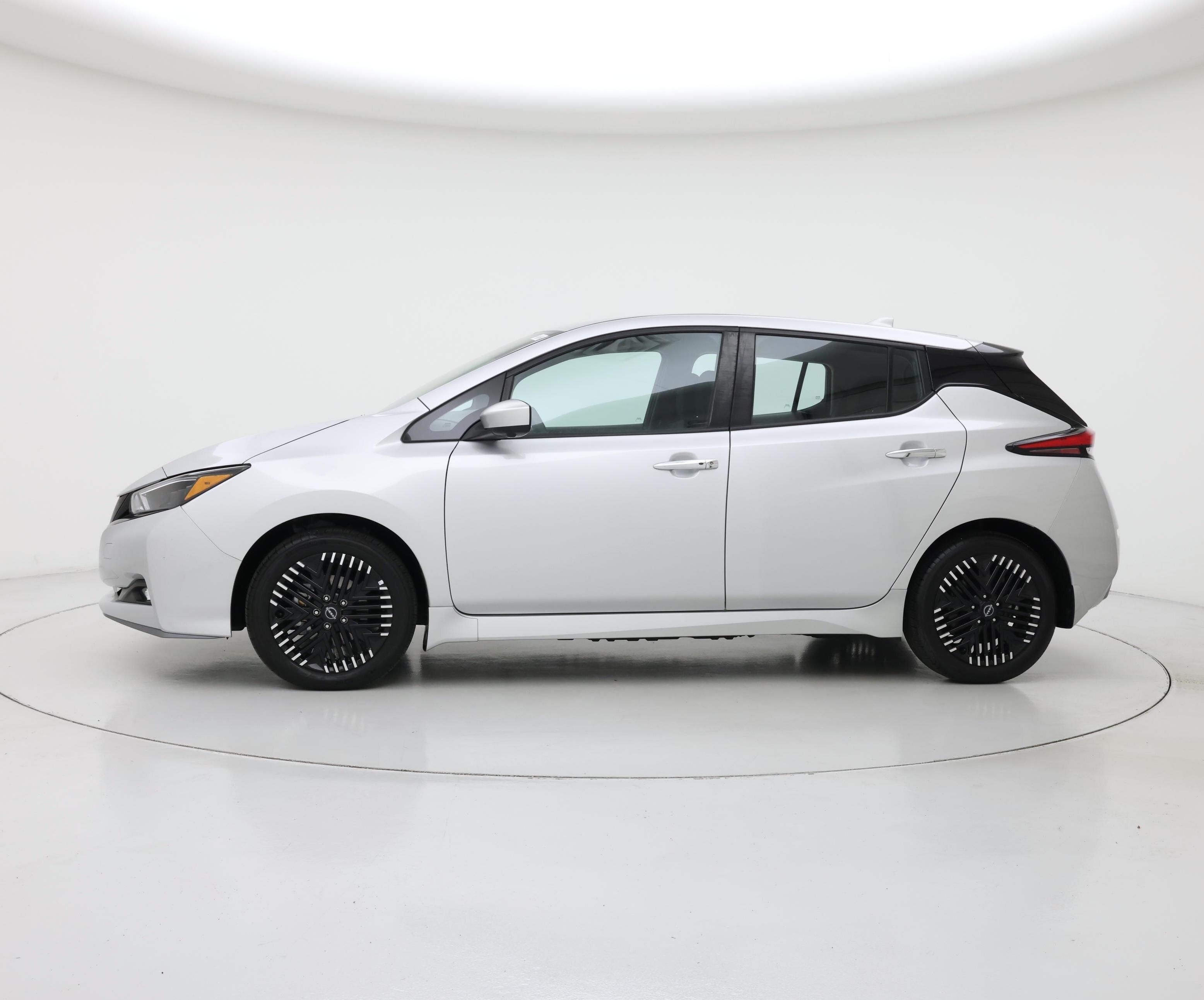 Thumbnail: 2024 Nissan Leaf - 3