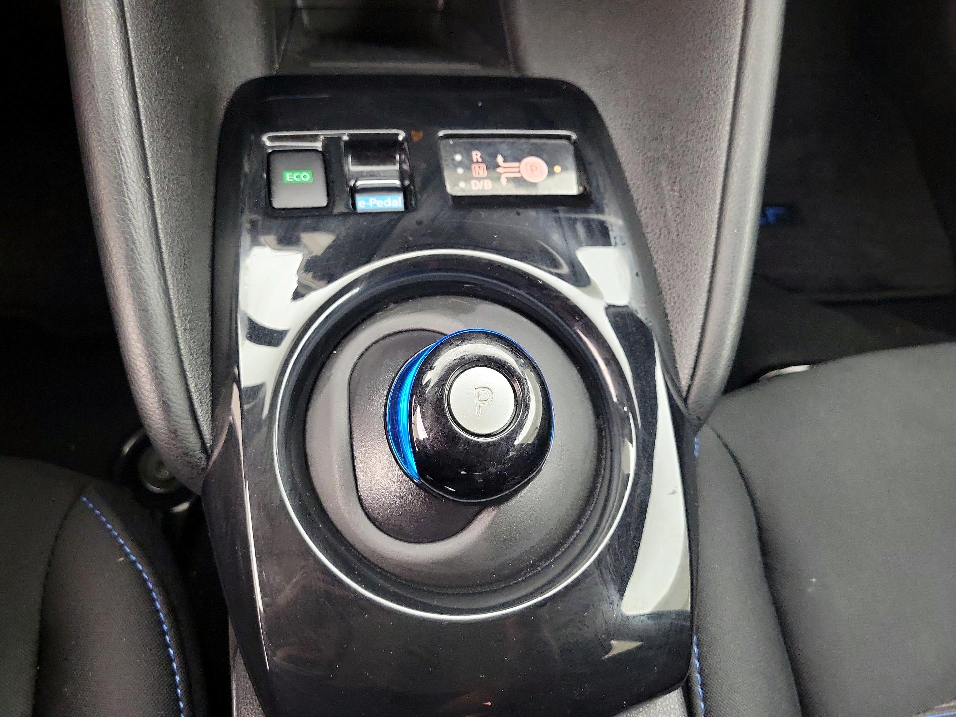 Thumbnail: 2024 Nissan Leaf - 17