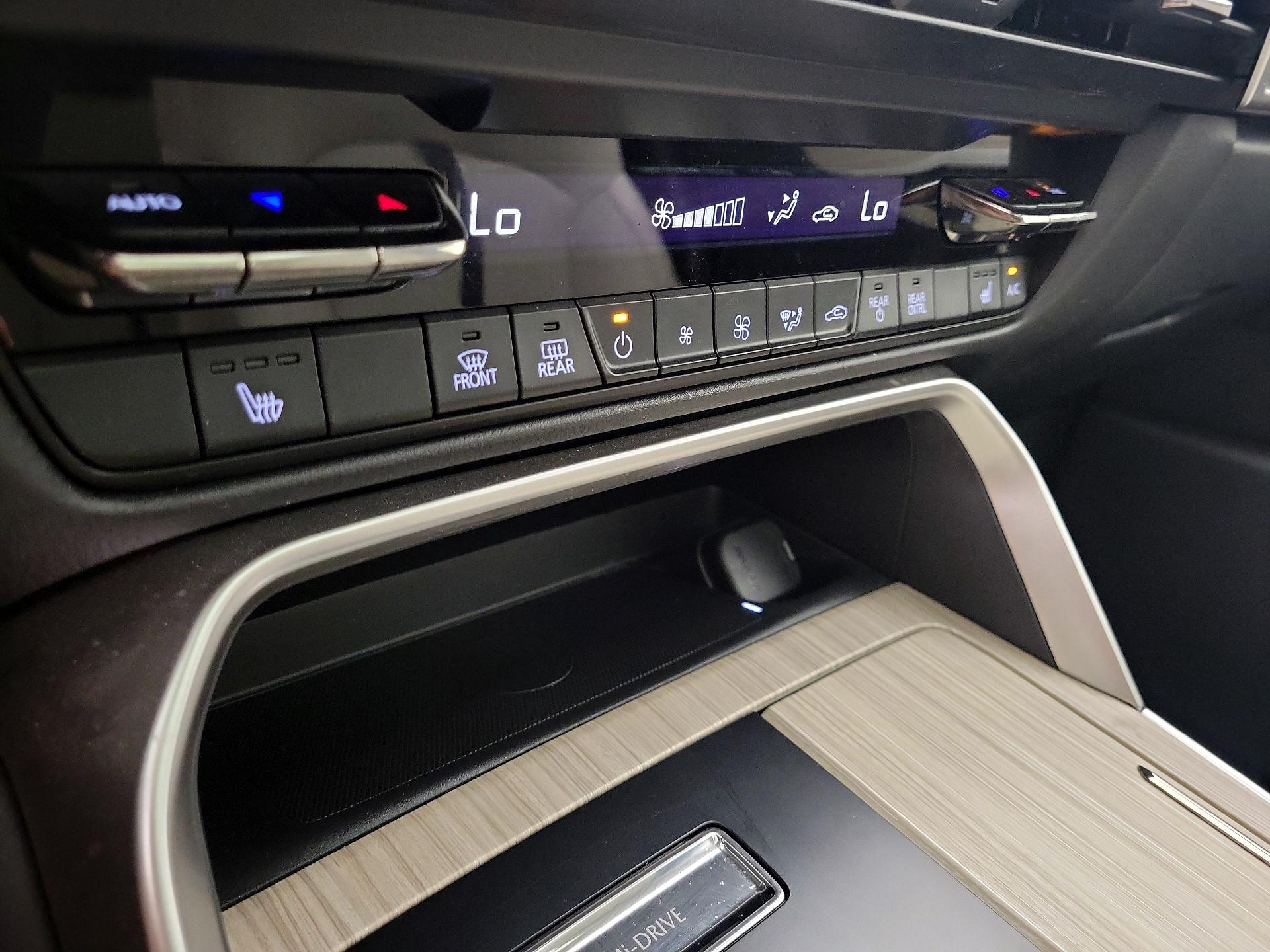 Thumbnail: 2024 Mazda CX-90 - 17