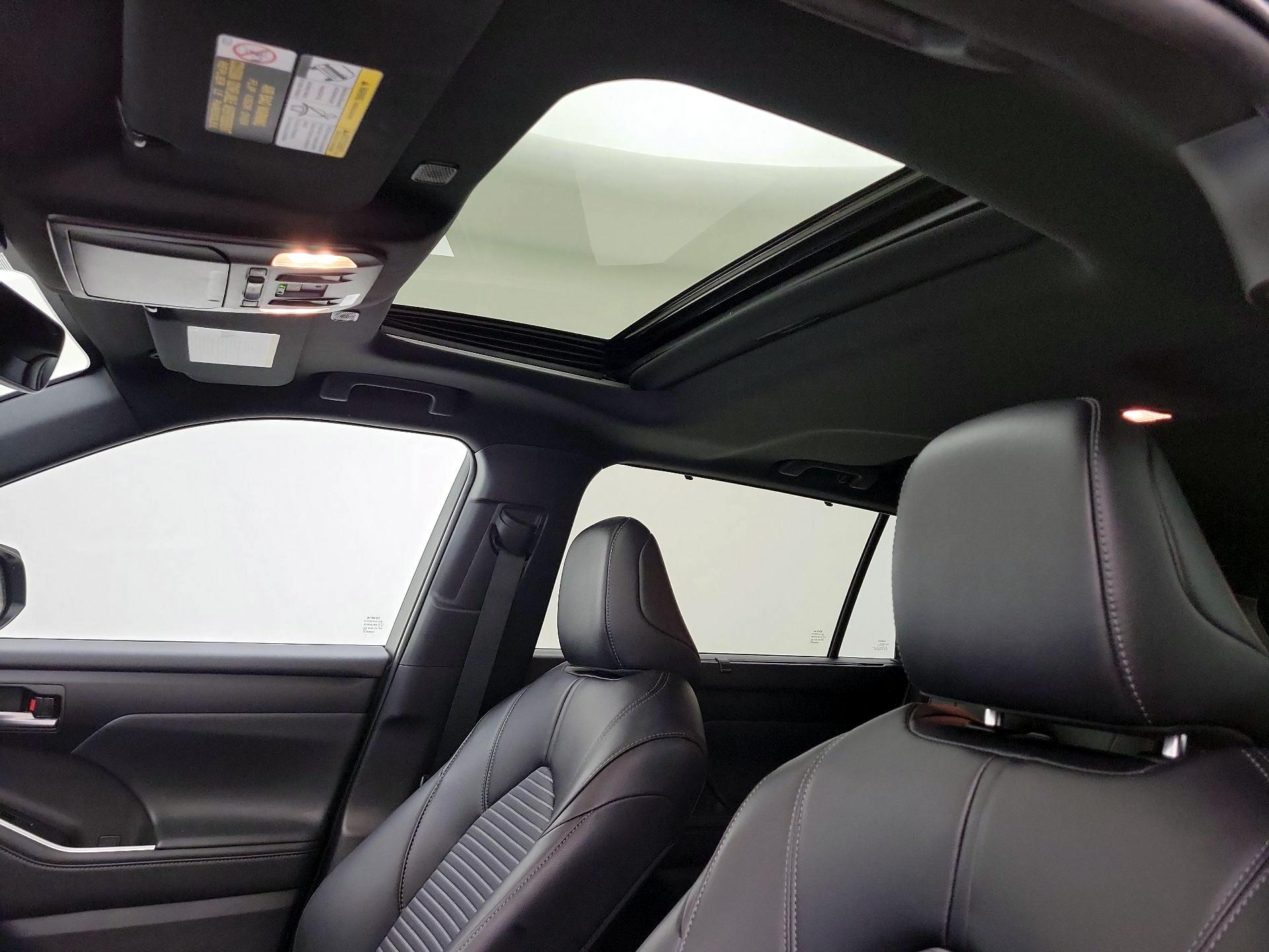 Thumbnail: 2025 Toyota Highlander - 19