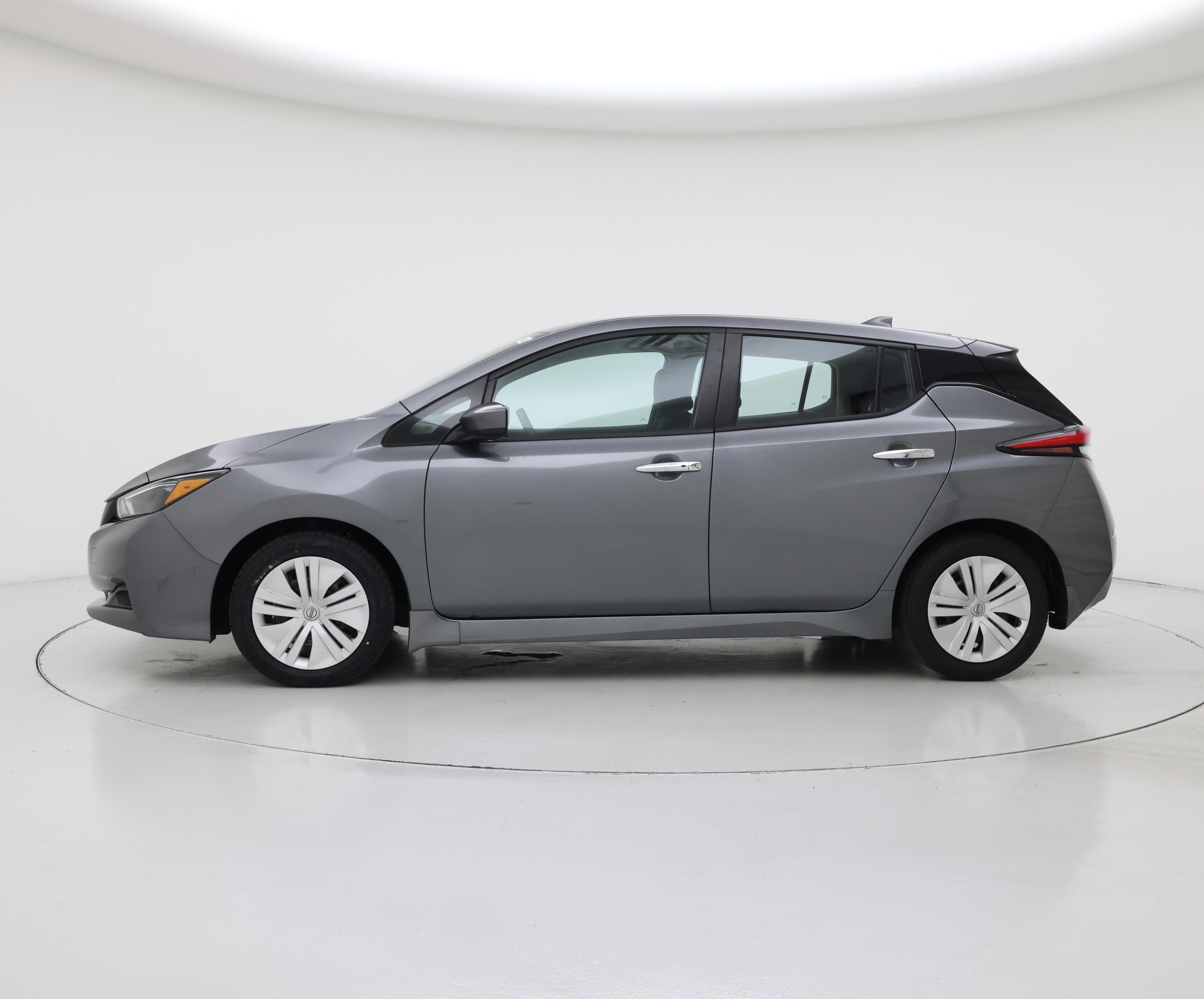 Thumbnail: 2025 Nissan Leaf - 3