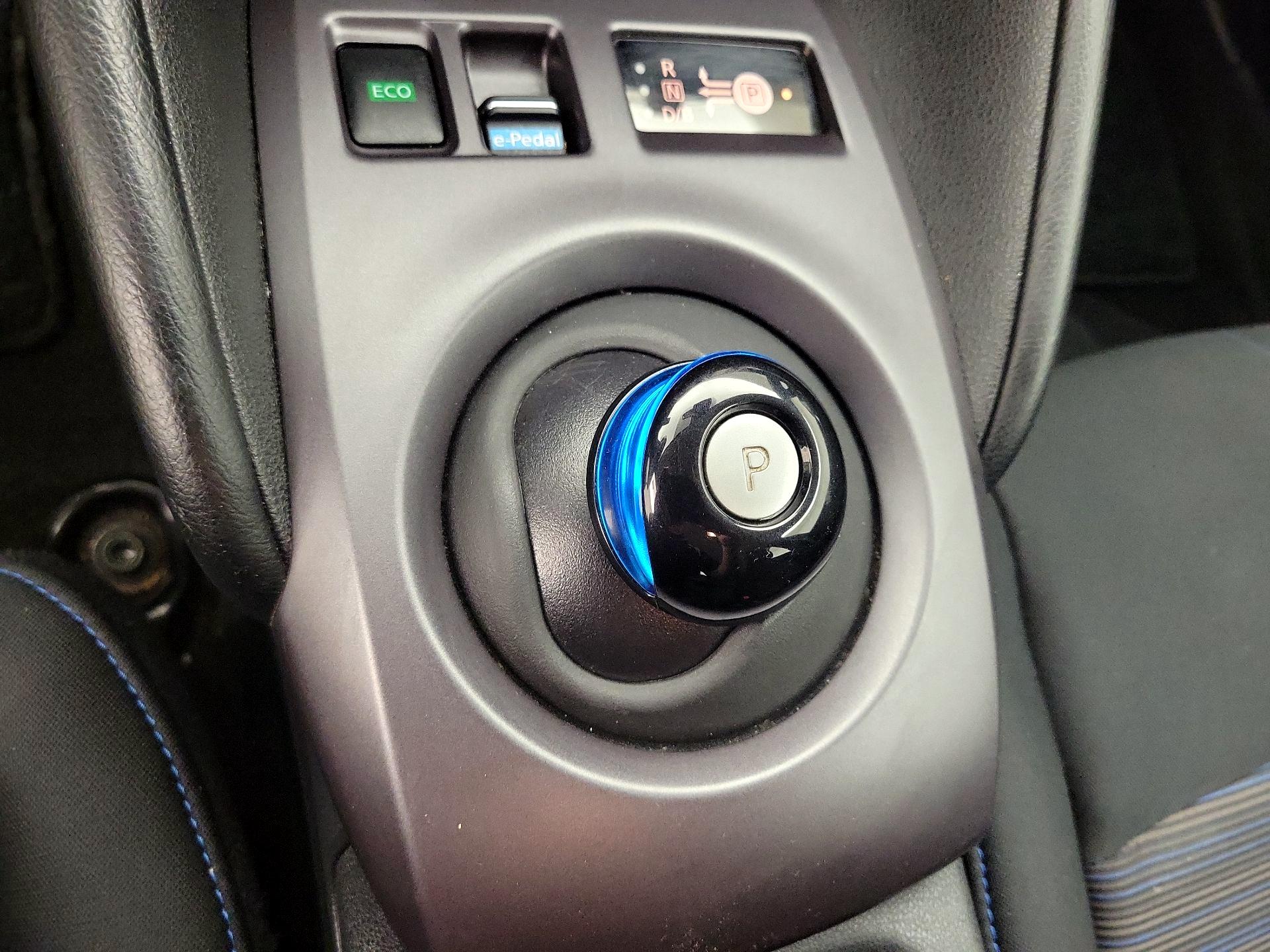Thumbnail: 2025 Nissan Leaf - 17