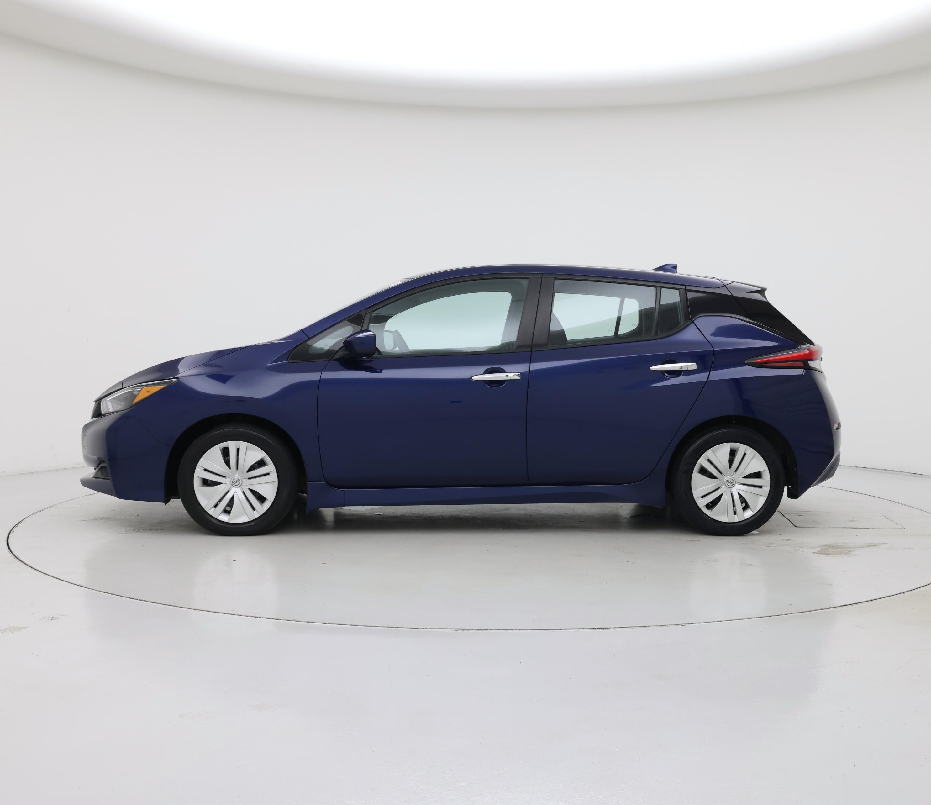 Thumbnail: 2025 Nissan Leaf - 3