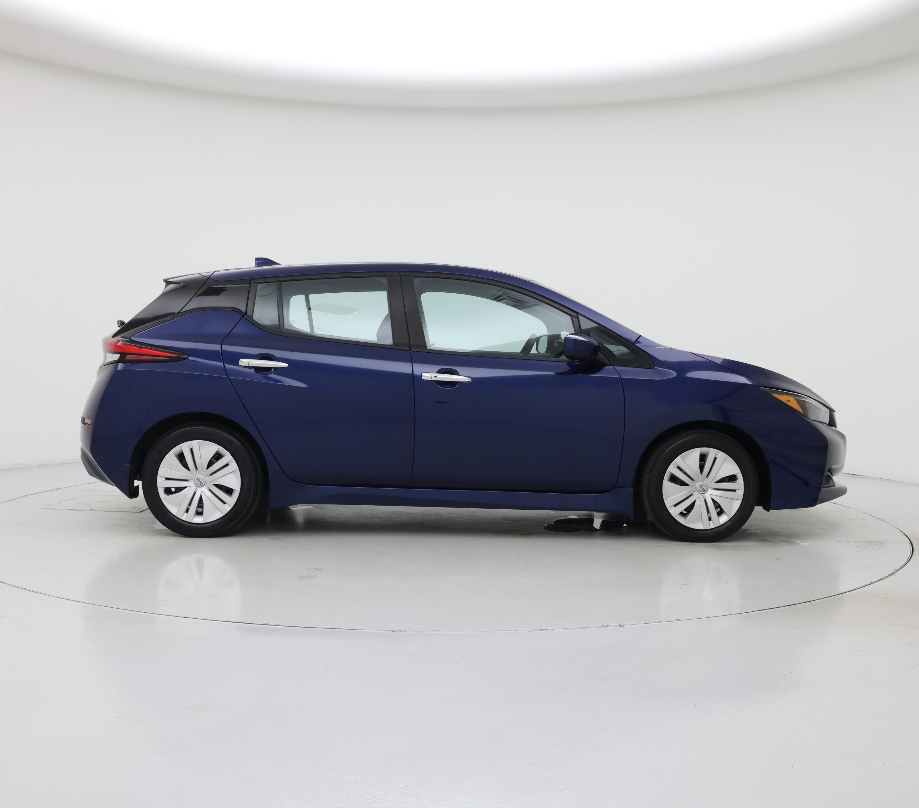 Thumbnail: 2025 Nissan Leaf - 7