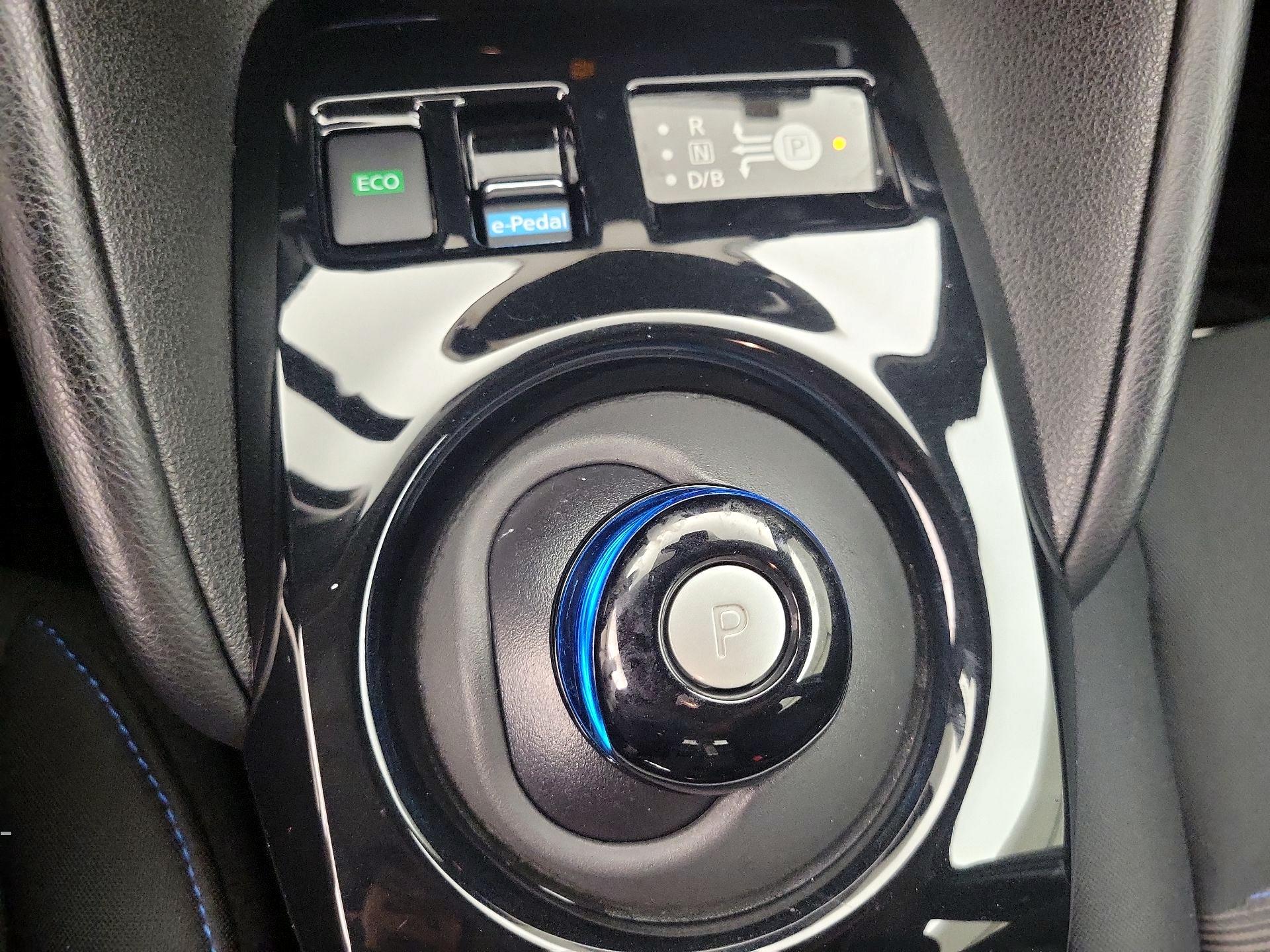 Thumbnail: 2024 Nissan Leaf - 17