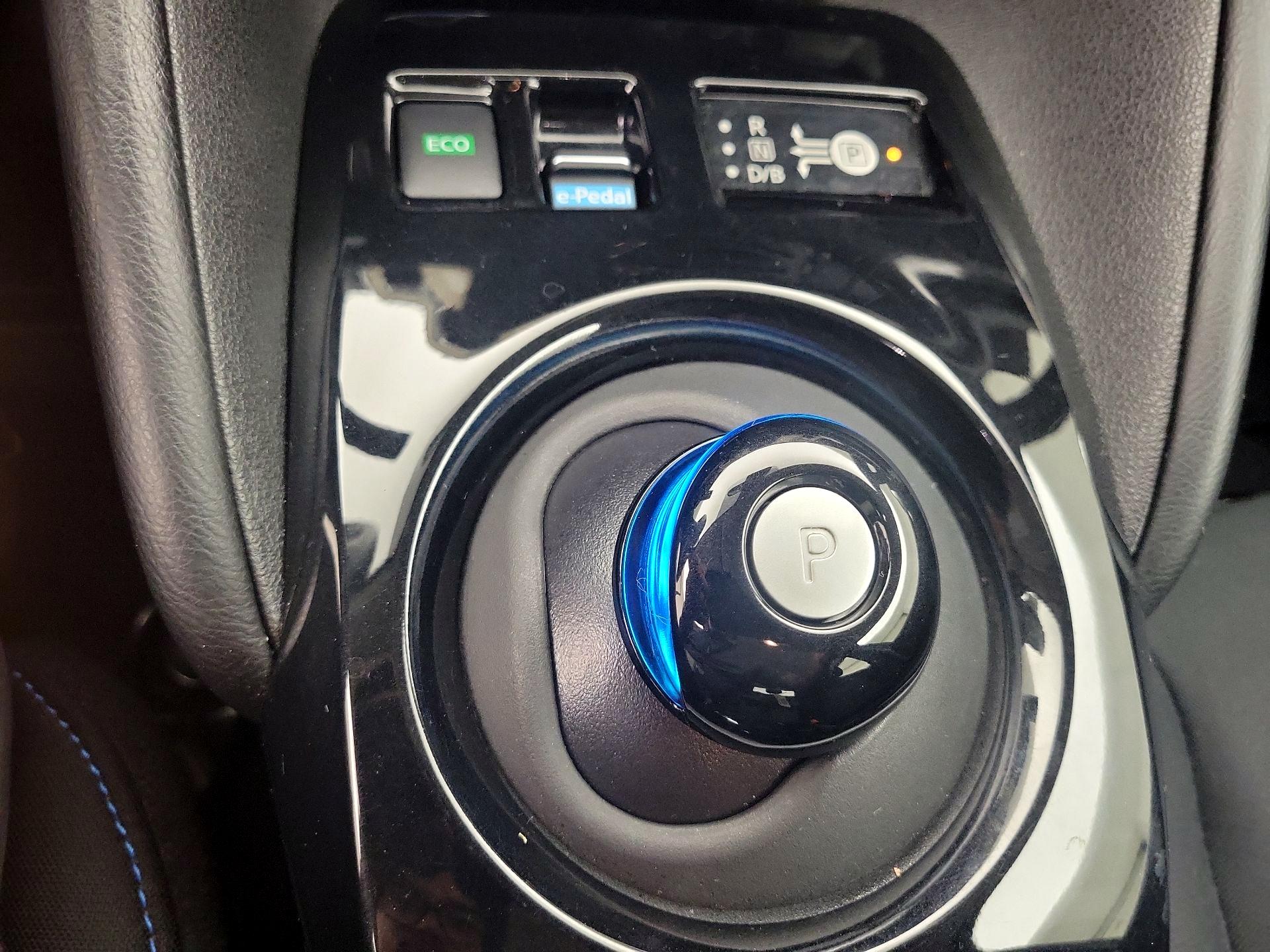 Thumbnail: 2024 Nissan Leaf - 17