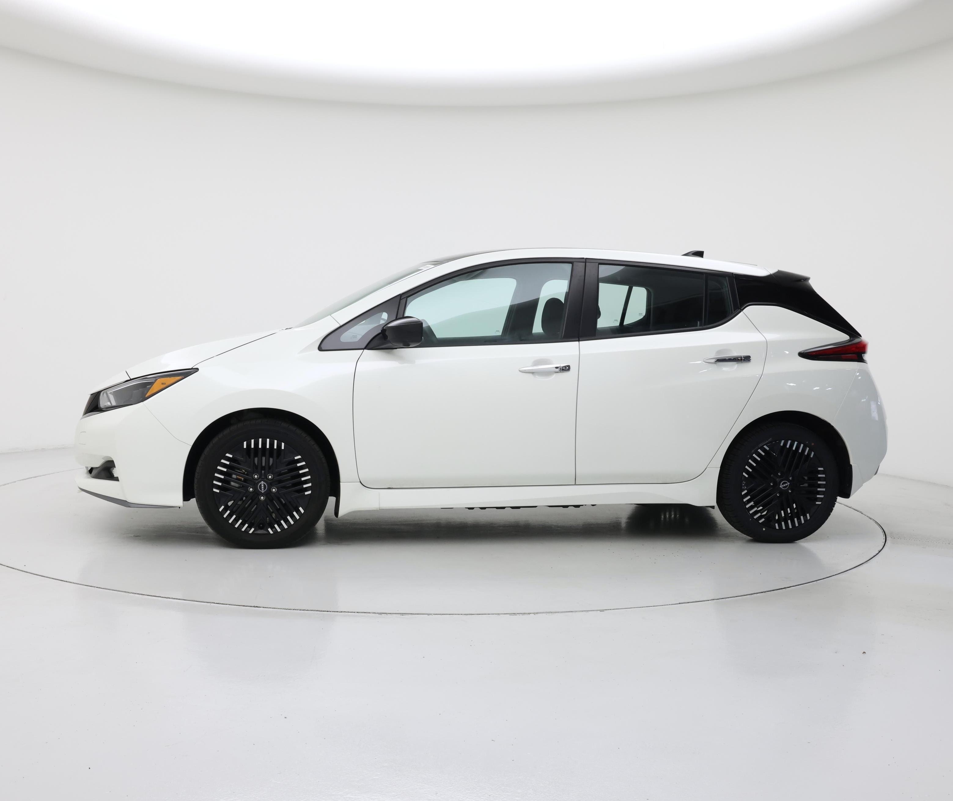 Thumbnail: 2024 Nissan Leaf - 3