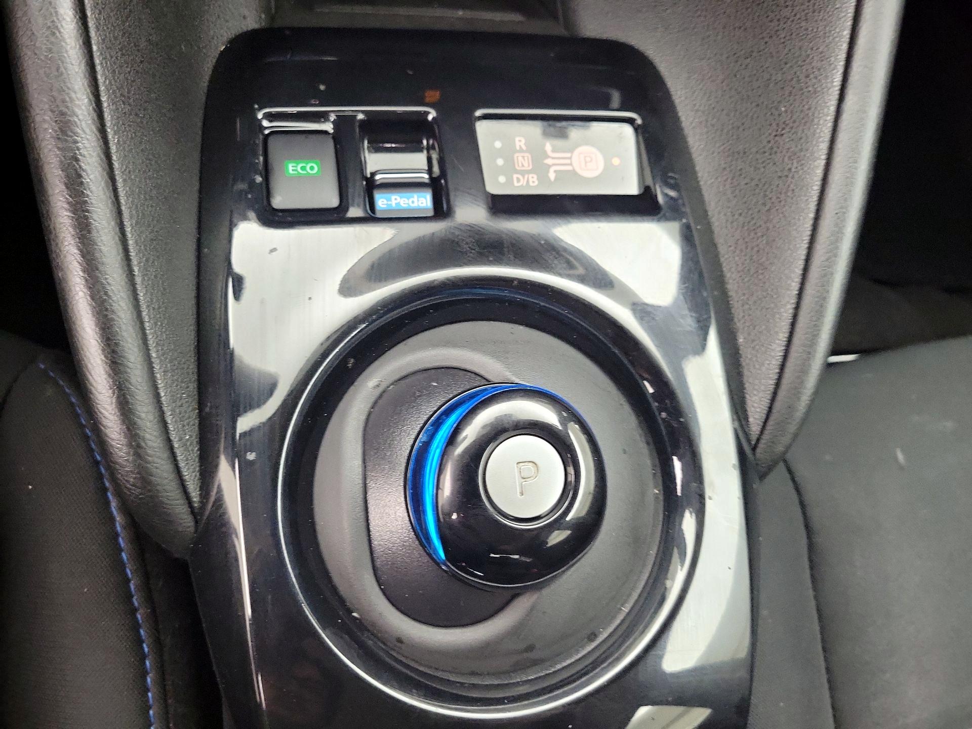 Thumbnail: 2025 Nissan Leaf - 17