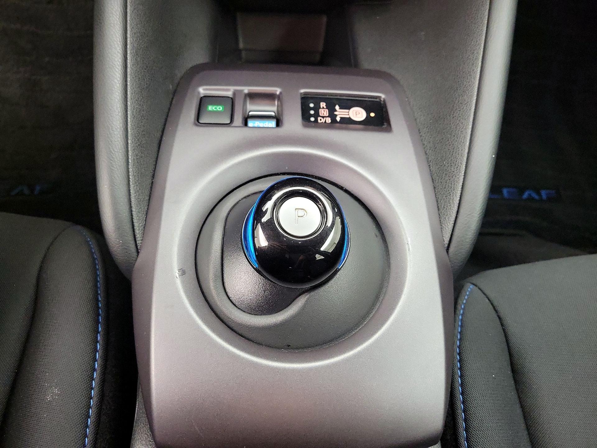 Thumbnail: 2024 Nissan Leaf - 17