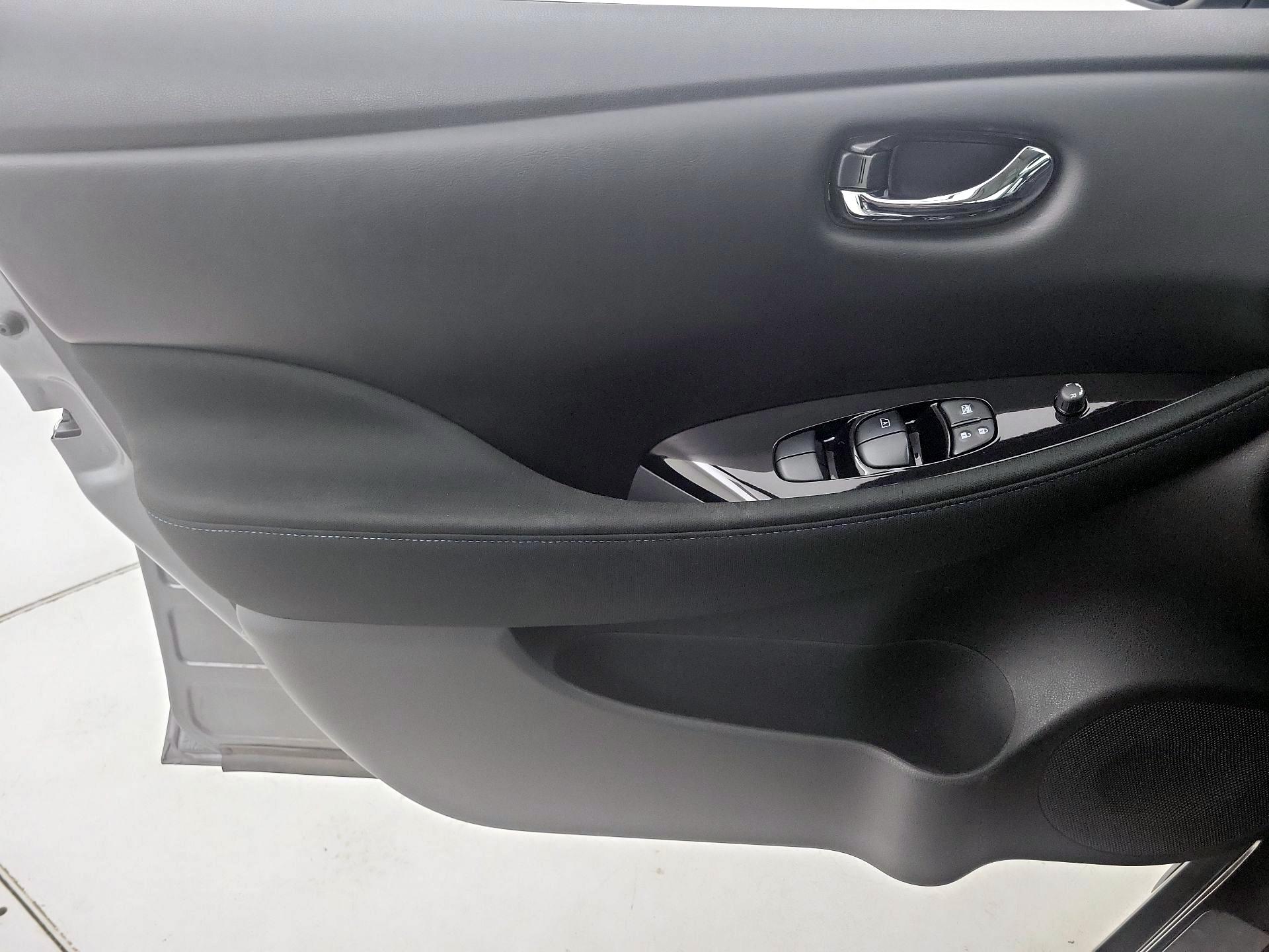Thumbnail: 2024 Nissan Leaf - 12
