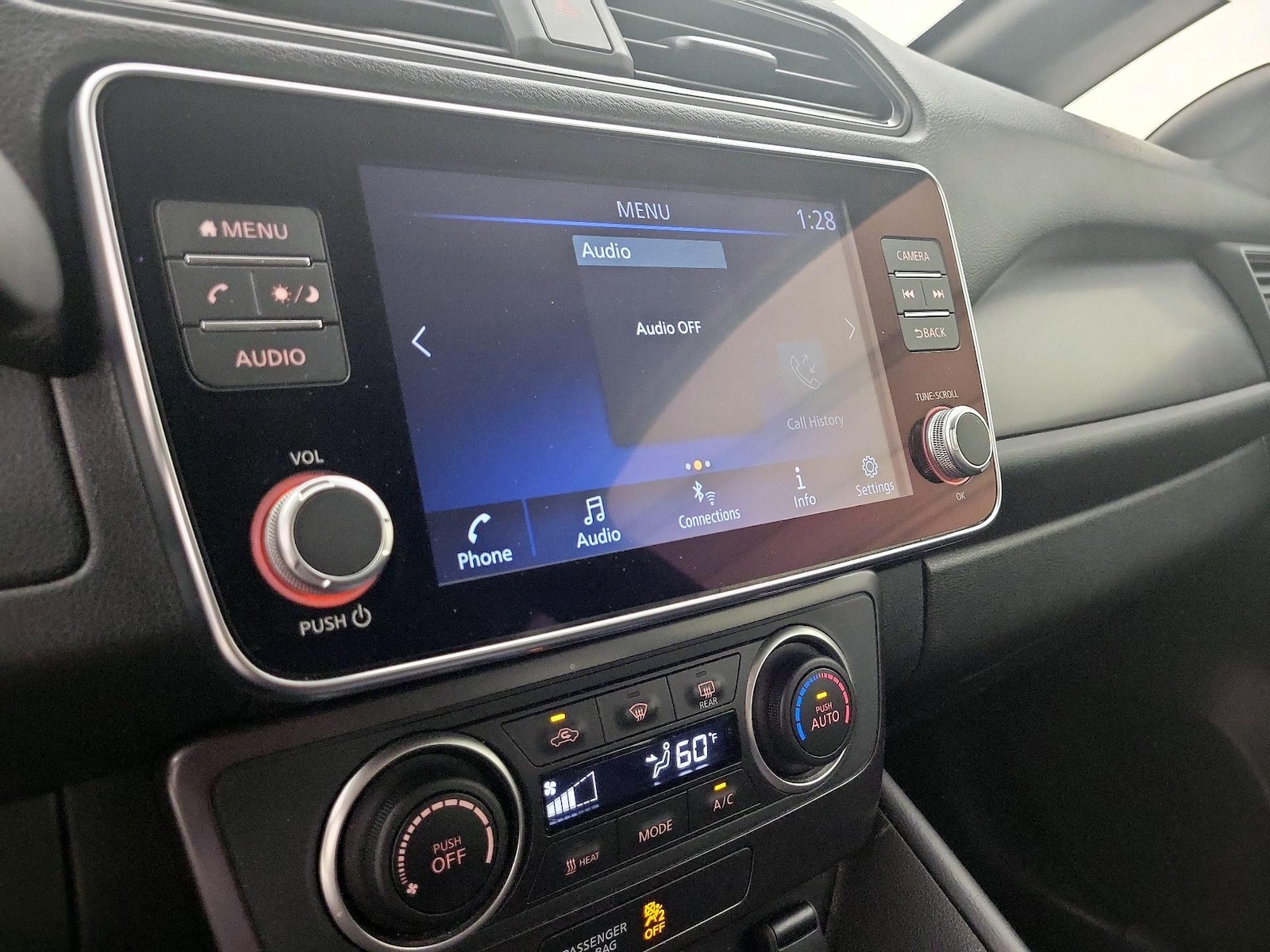 2025 Nissan Leaf S - Photo 16