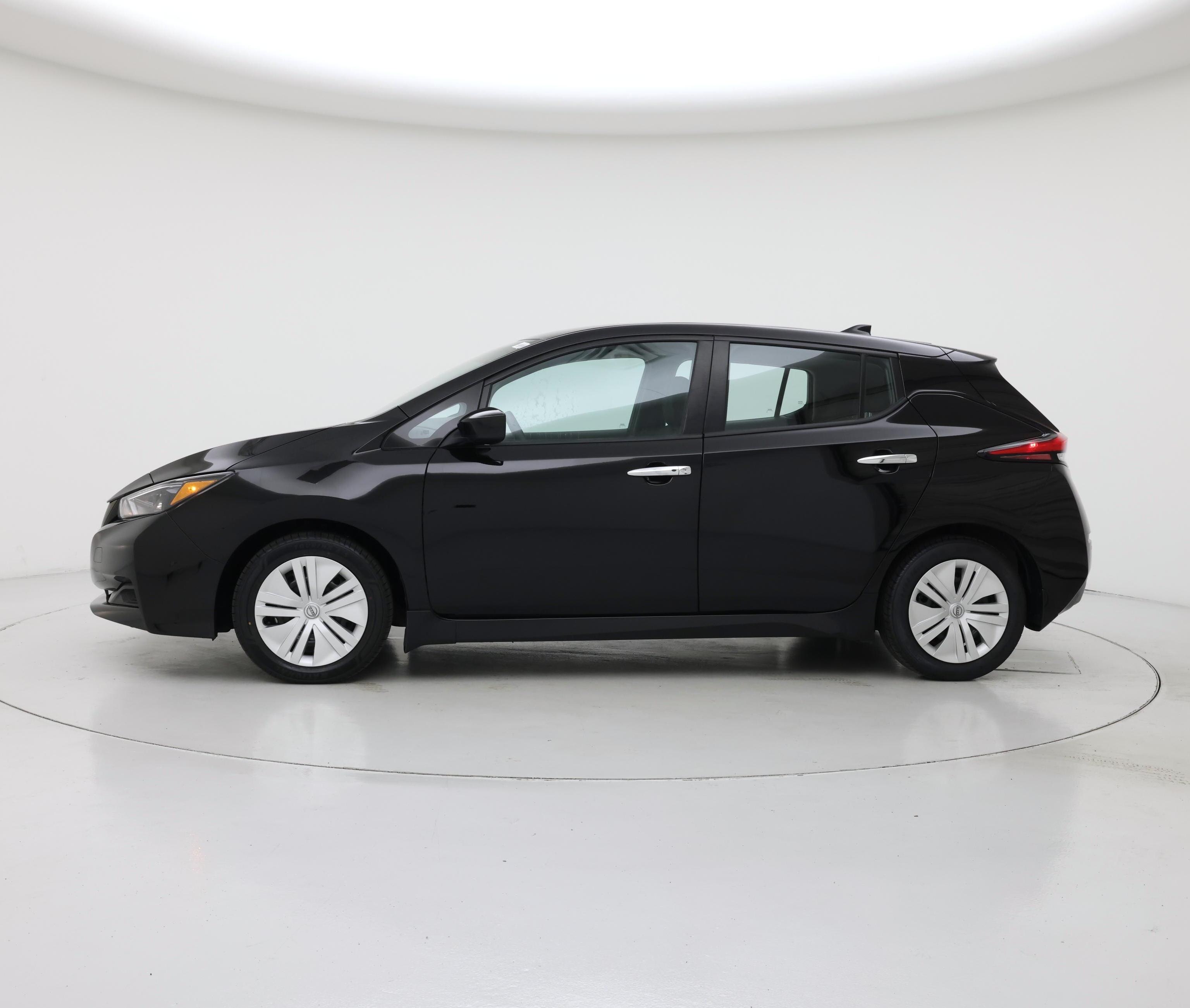 Thumbnail: 2025 Nissan Leaf - 3