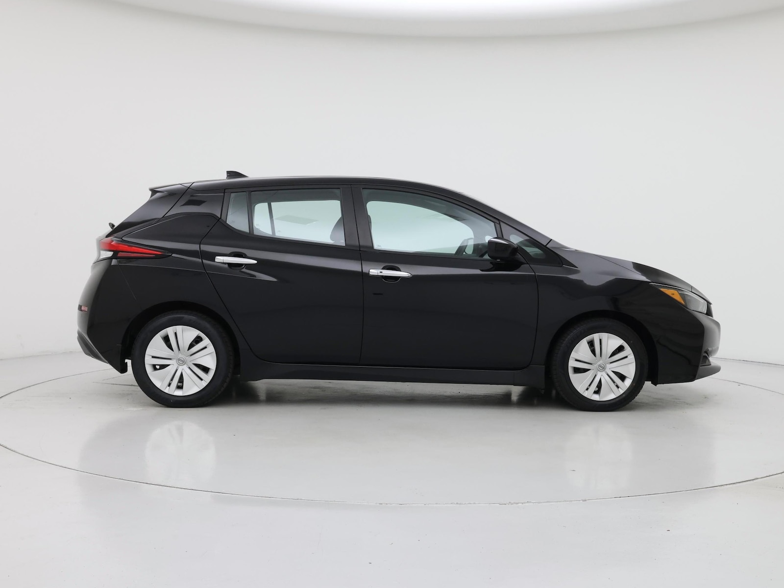 2025 Nissan Leaf S - Photo 8