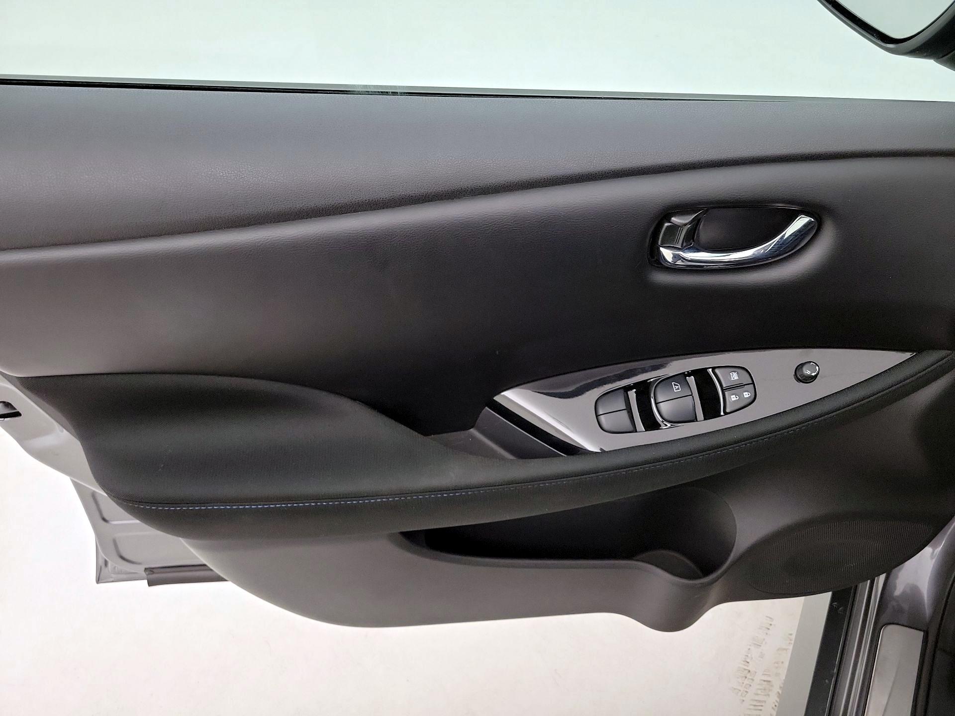Thumbnail: 2024 Nissan Leaf - 12
