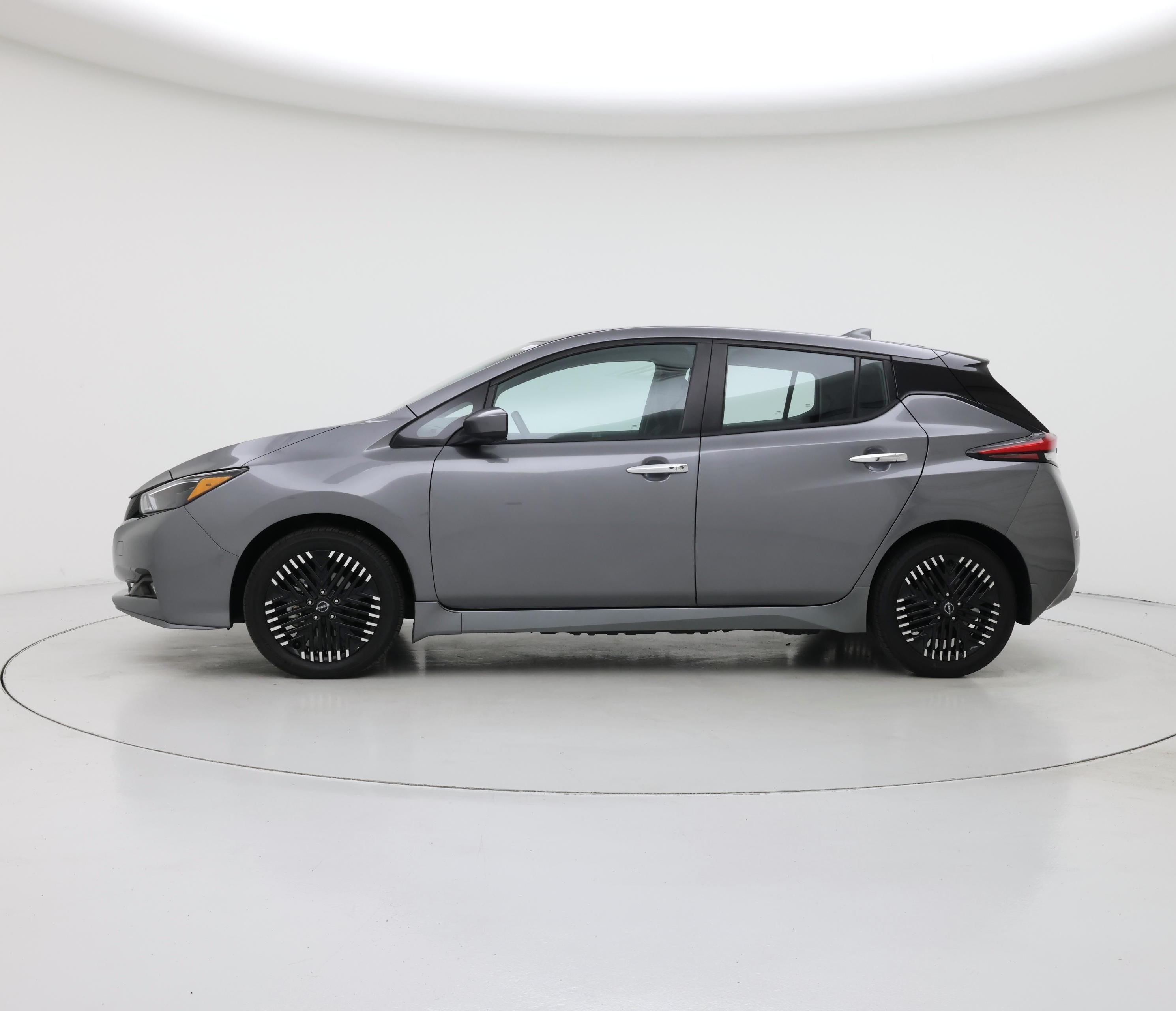 Thumbnail: 2024 Nissan Leaf - 3