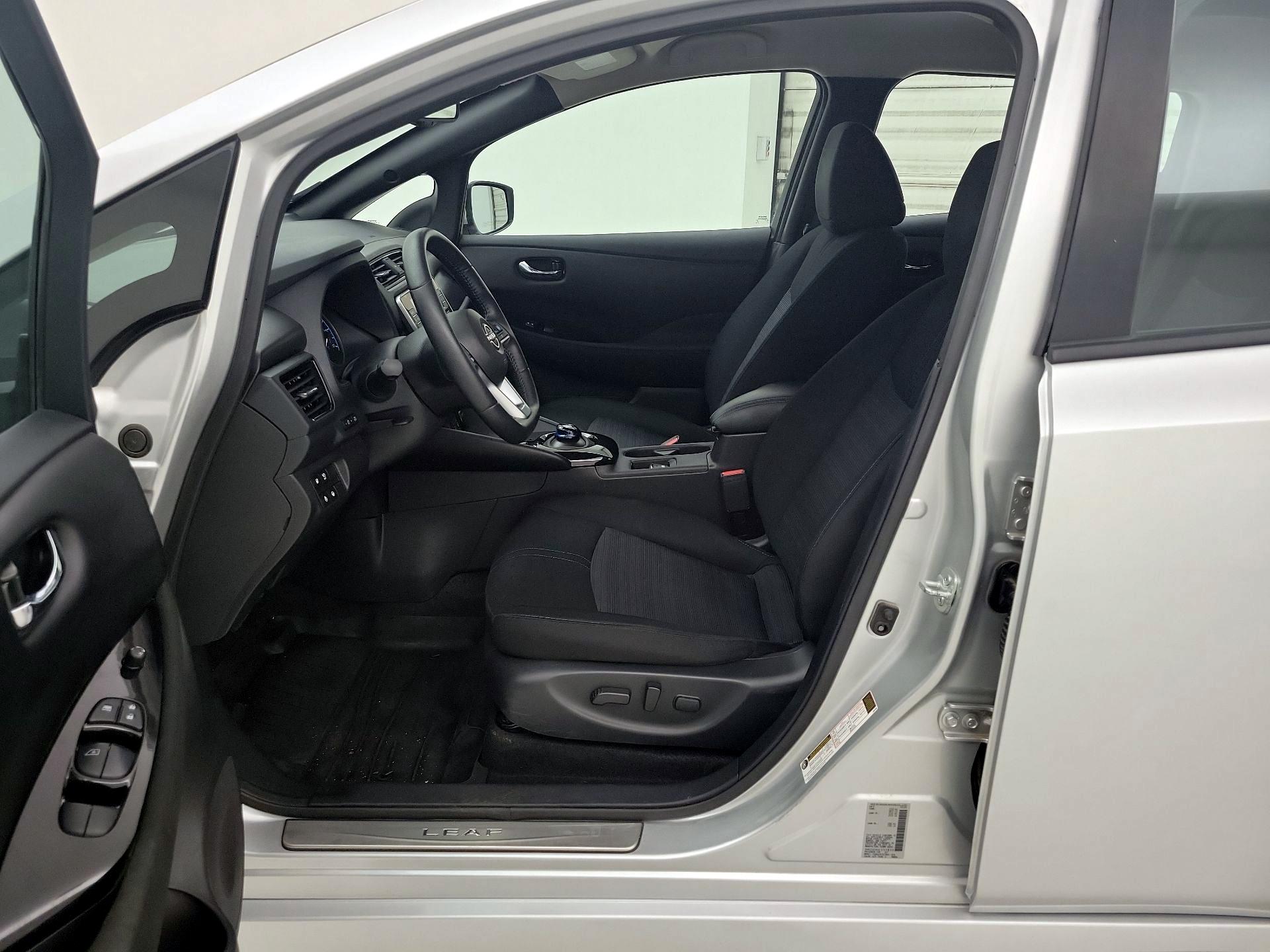Thumbnail: 2025 Nissan Leaf - 11