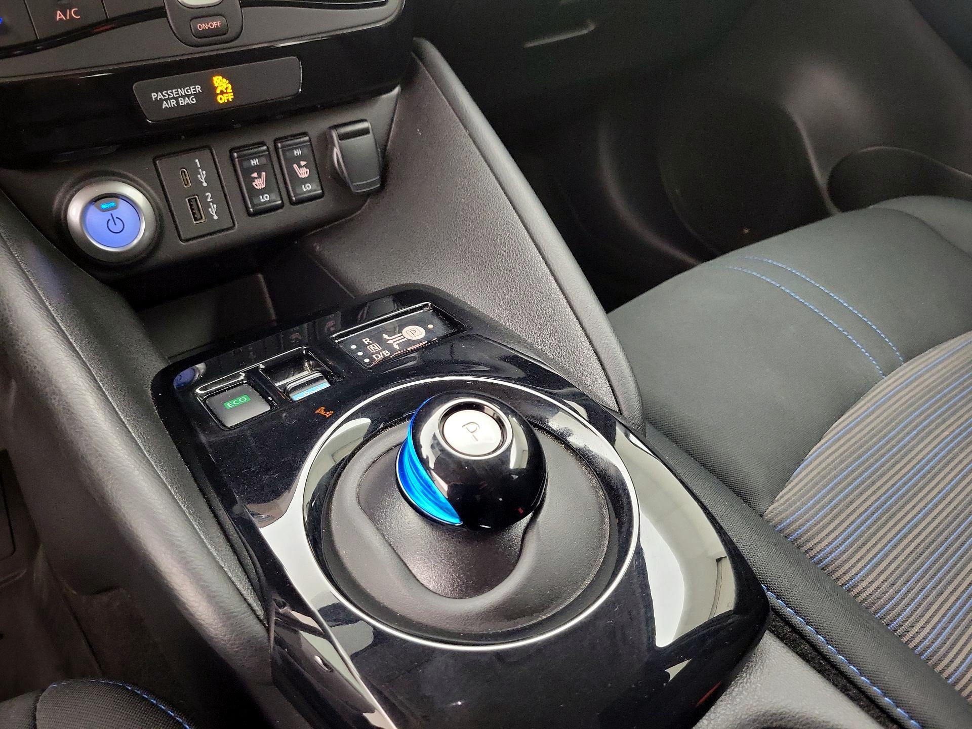 Thumbnail: 2025 Nissan Leaf - 18
