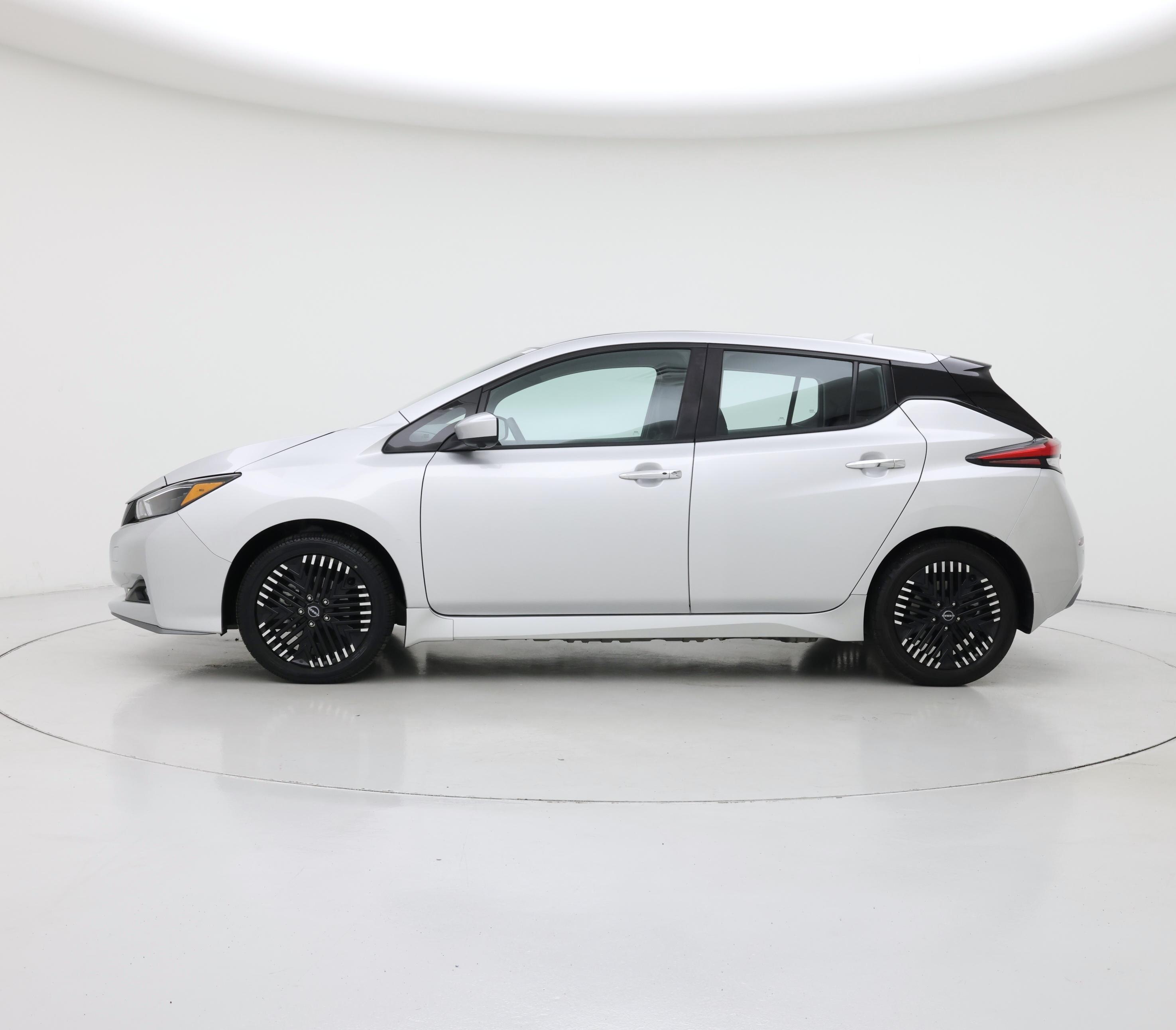 Thumbnail: 2025 Nissan Leaf - 3