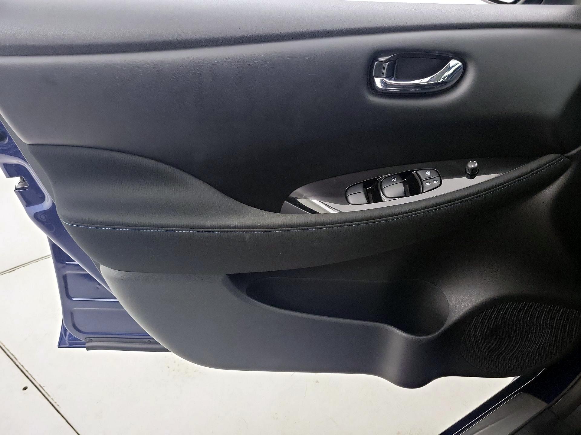 Thumbnail: 2024 Nissan Leaf - 12