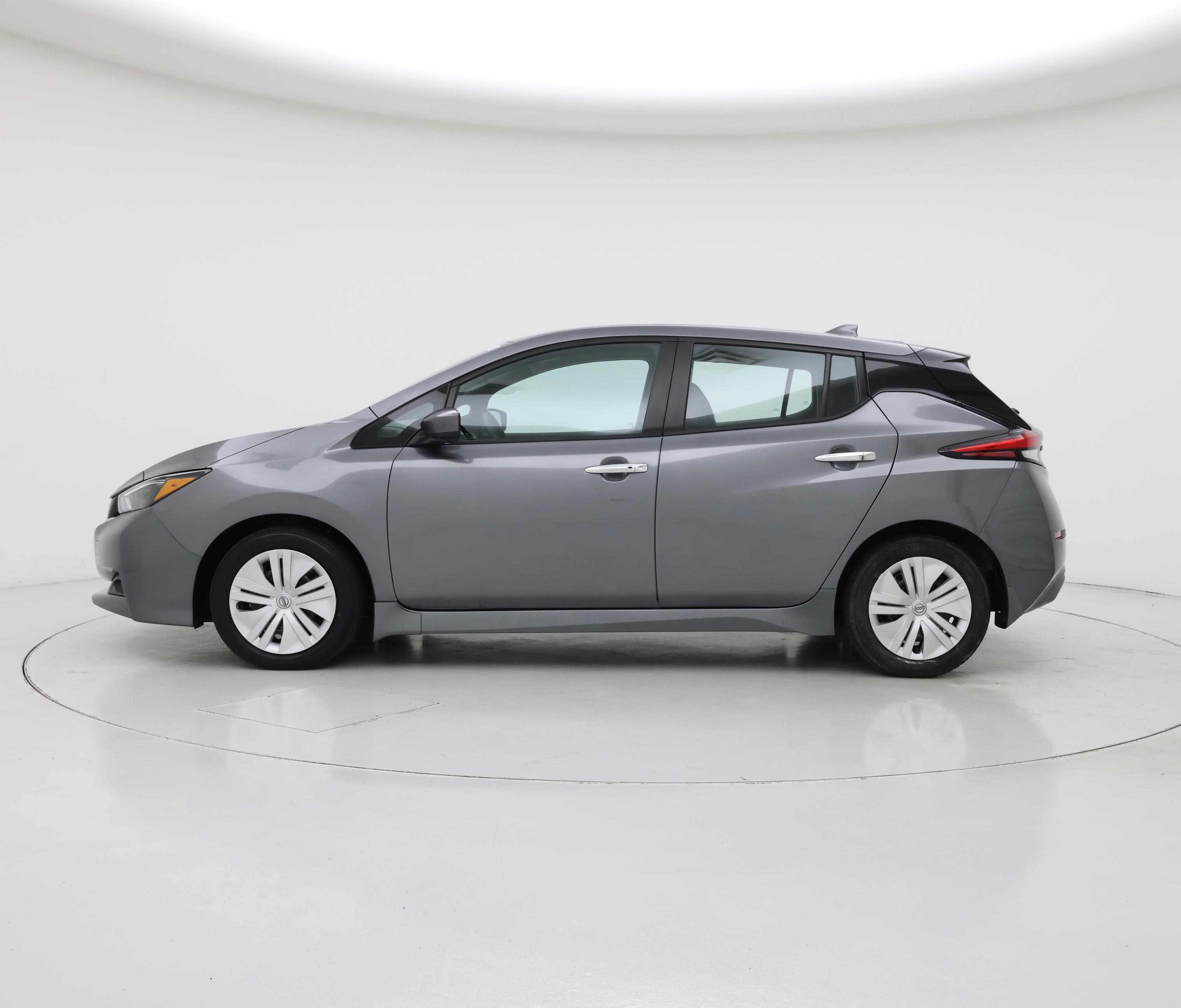Thumbnail: 2025 Nissan Leaf - 3