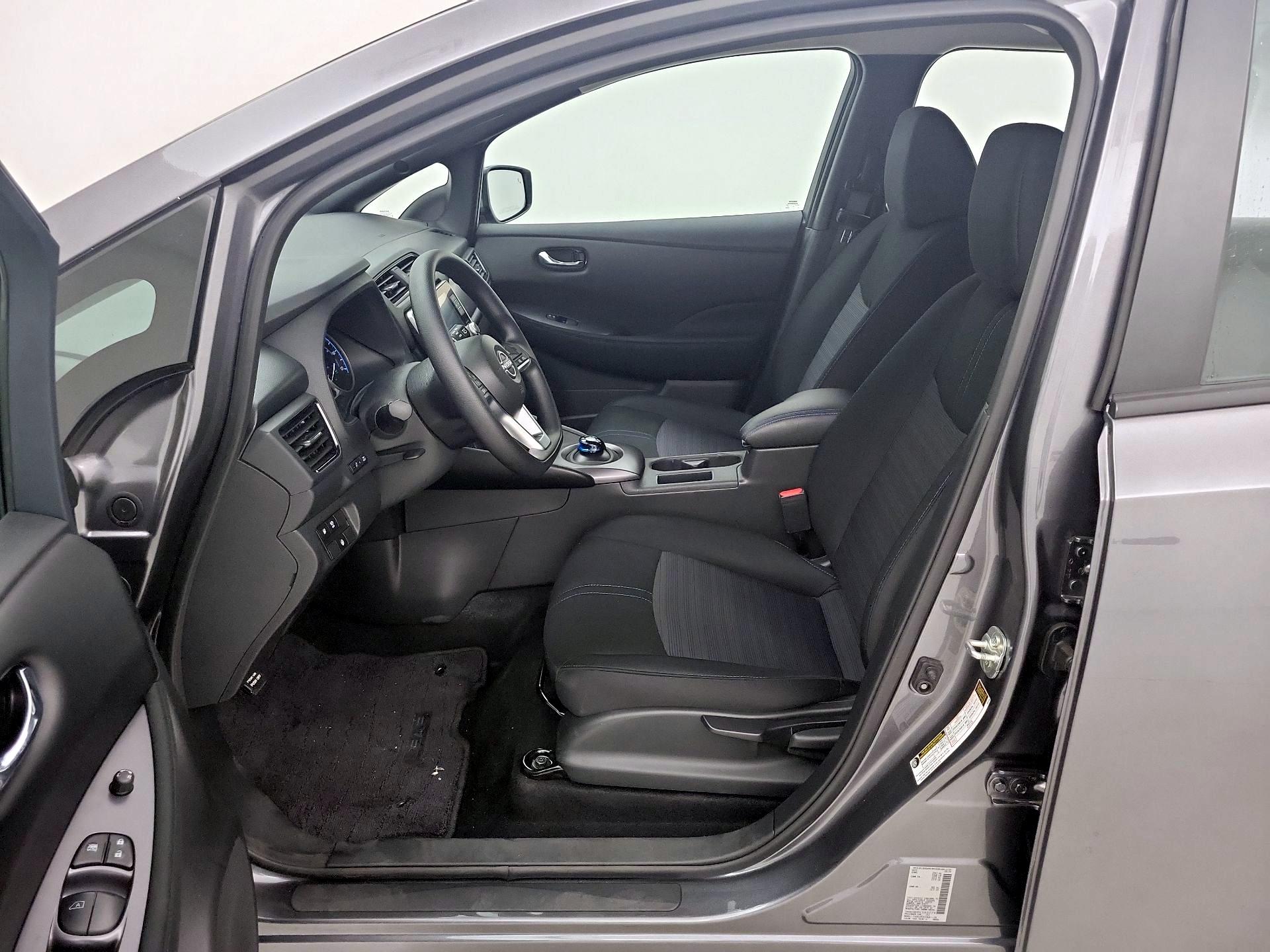 Thumbnail: 2025 Nissan Leaf - 11