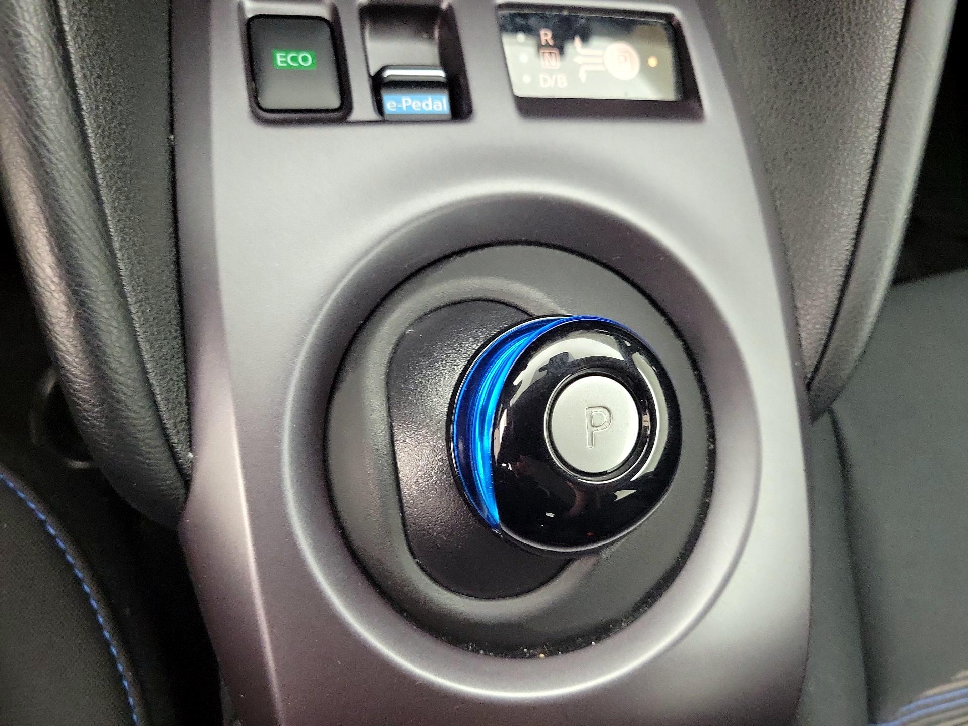 Thumbnail: 2025 Nissan Leaf - 17