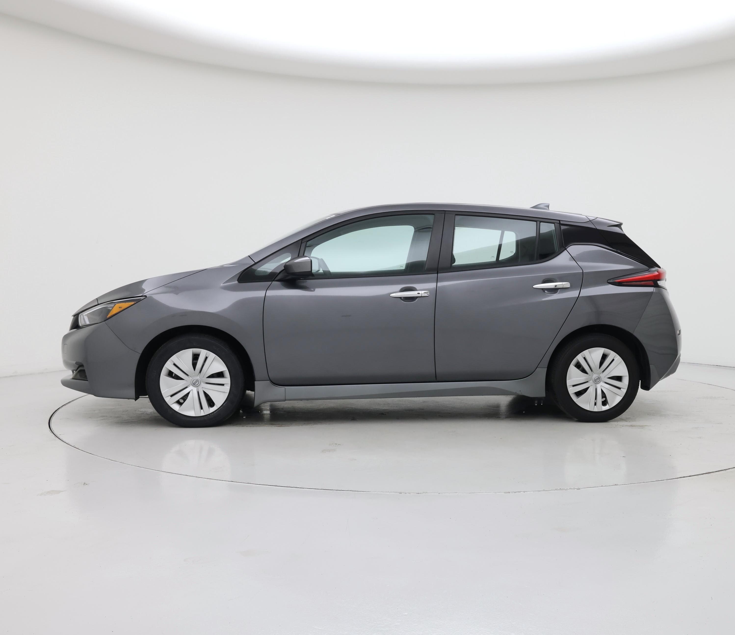 Thumbnail: 2025 Nissan Leaf - 3